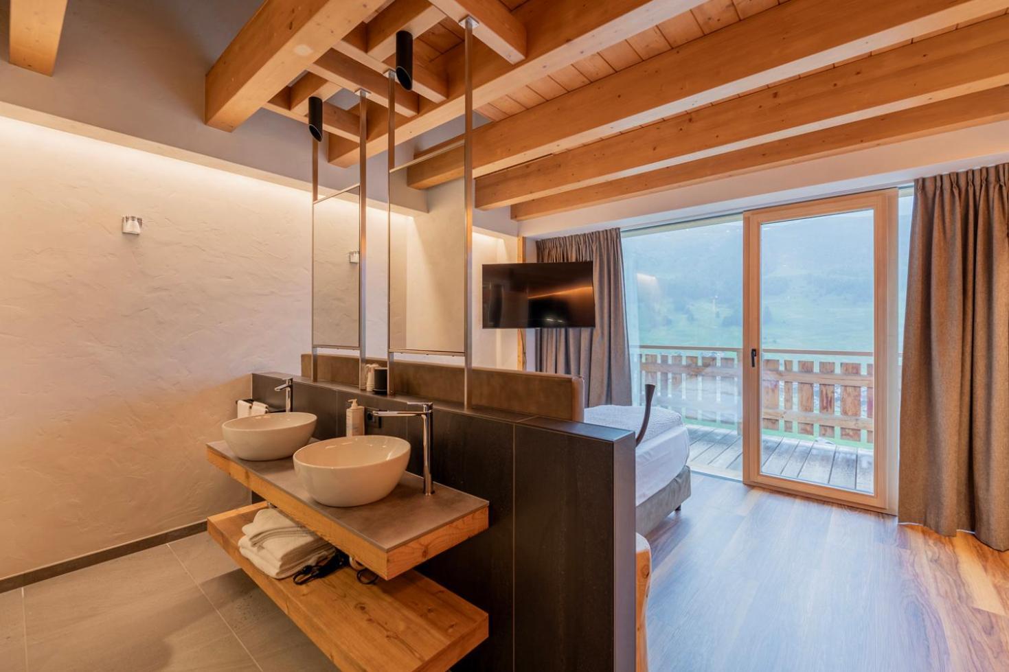Deluxe King Suite