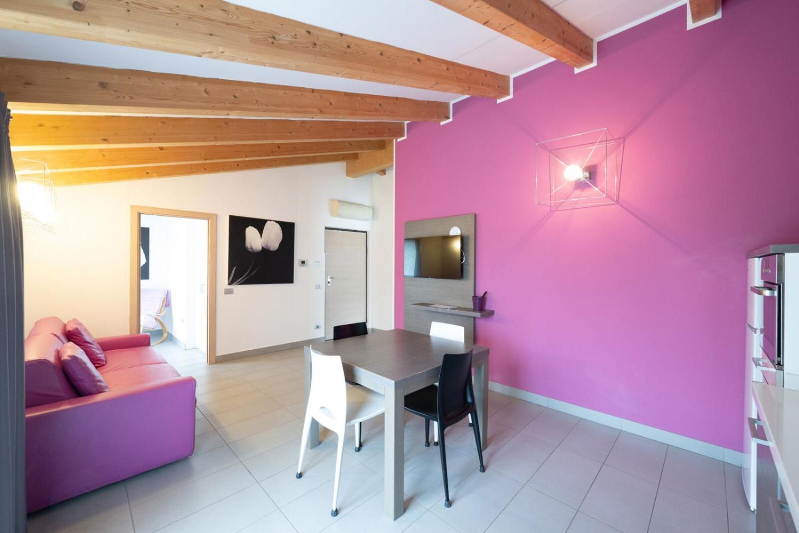 Deluxe Apartment