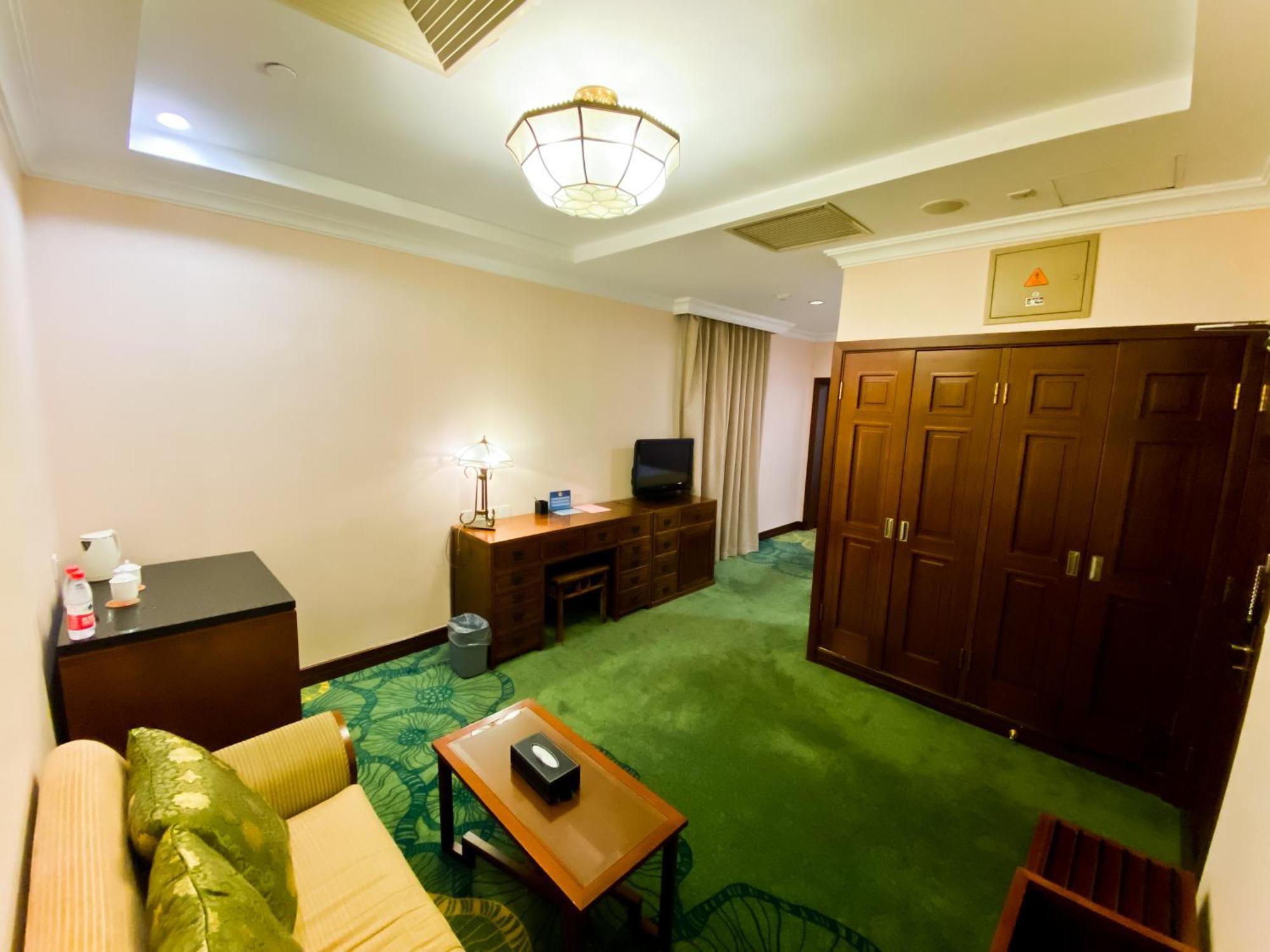 Superior Queen Room