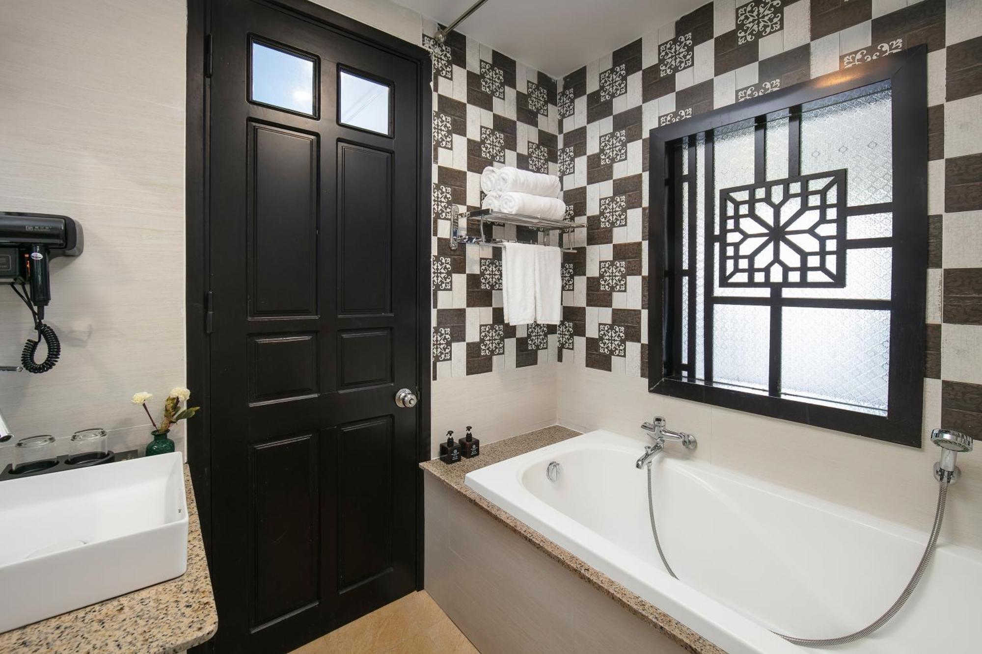 Deluxe Double Room with Balcony