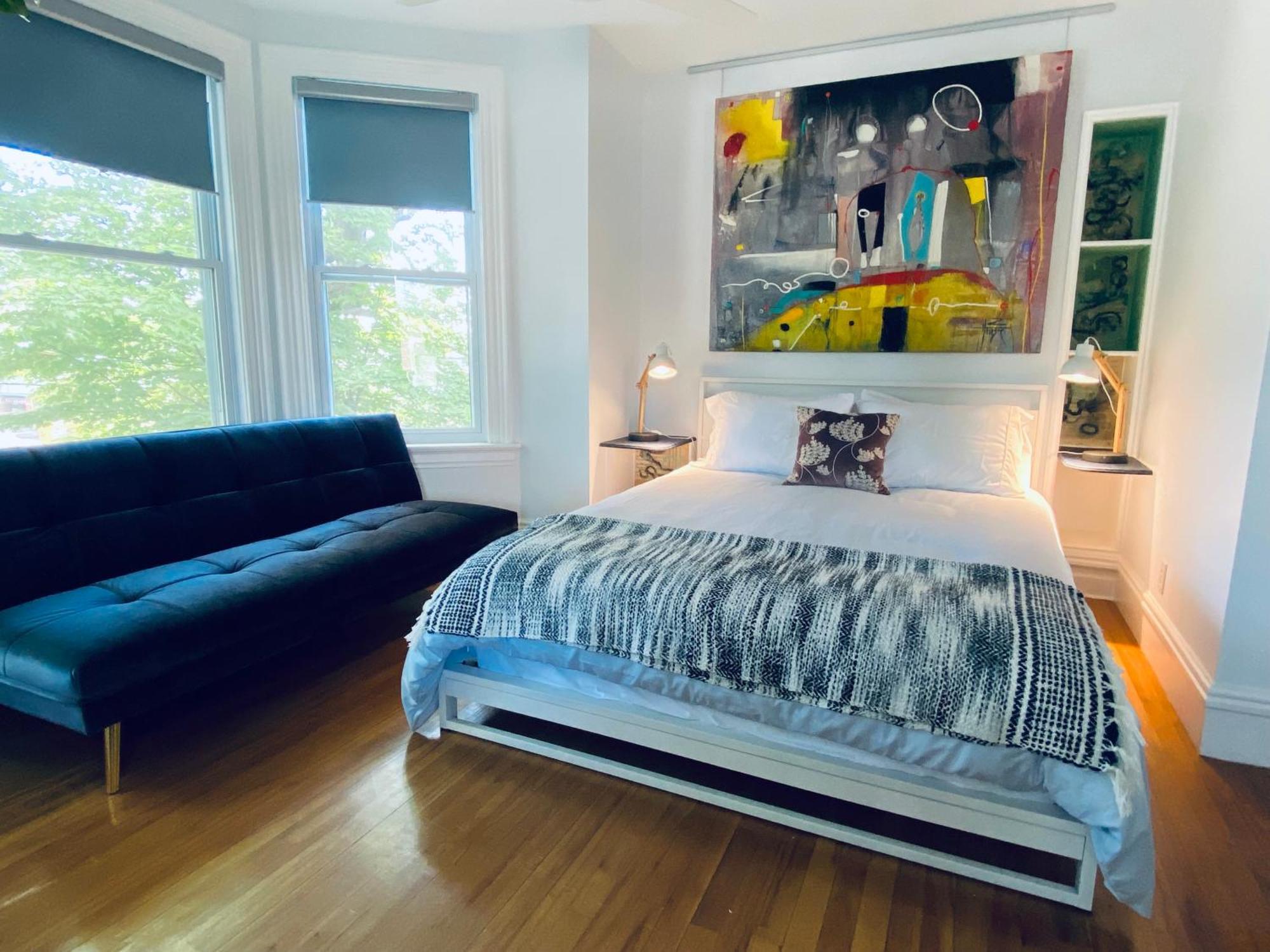 Deluxe Room (2 Adults + 1 Child)