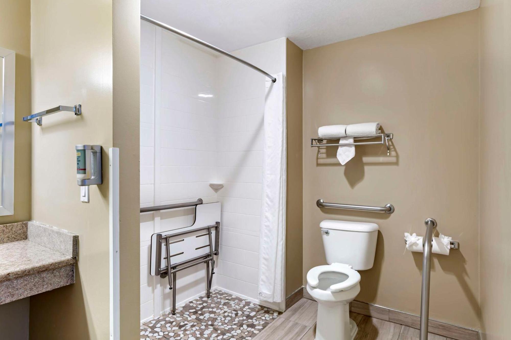 King Room with Roll-in Shower - Disability Access/Non-Smoking