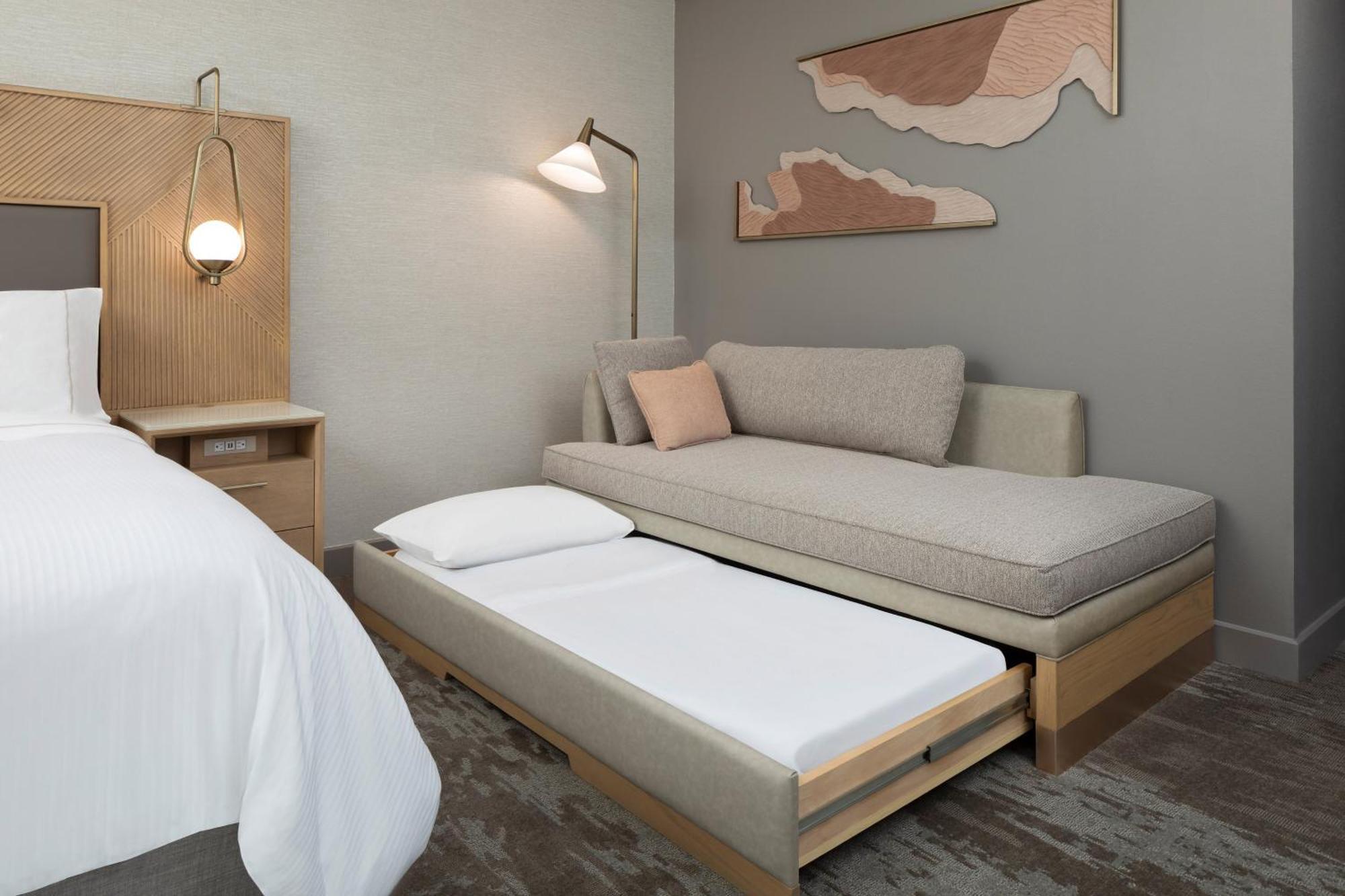 Mountain View Guest room 1 King Mountain view