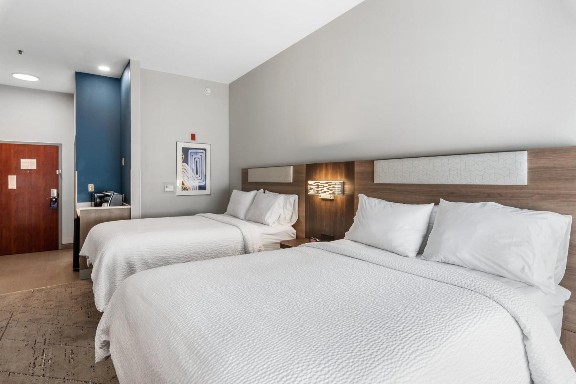 Twin Room - Mobility Access with Bath Tub