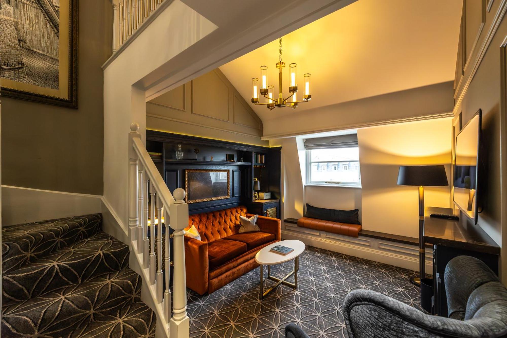 Duplex King Suite,1765854467:JPEG