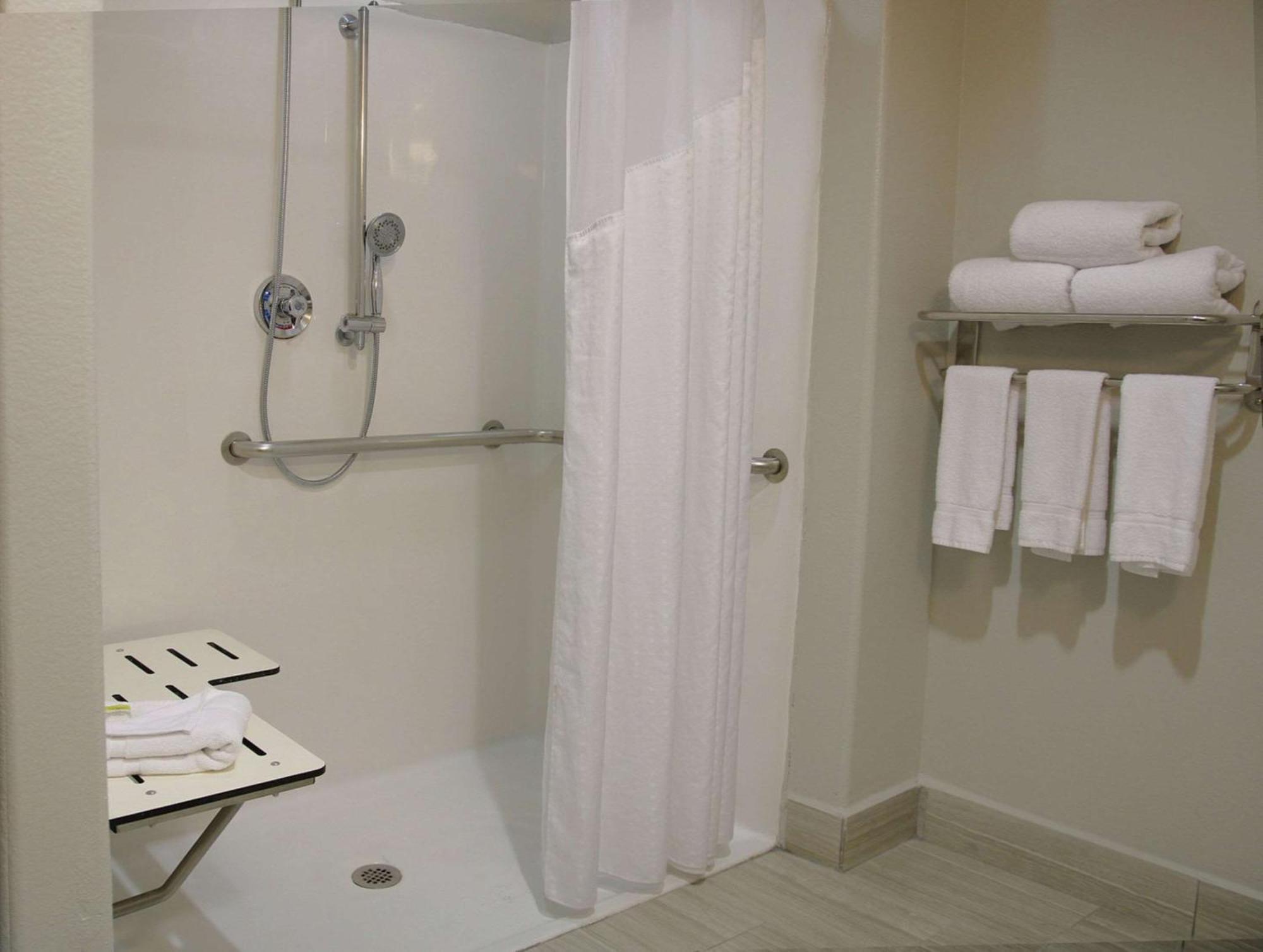 King Room - Accessible/Non Smoking