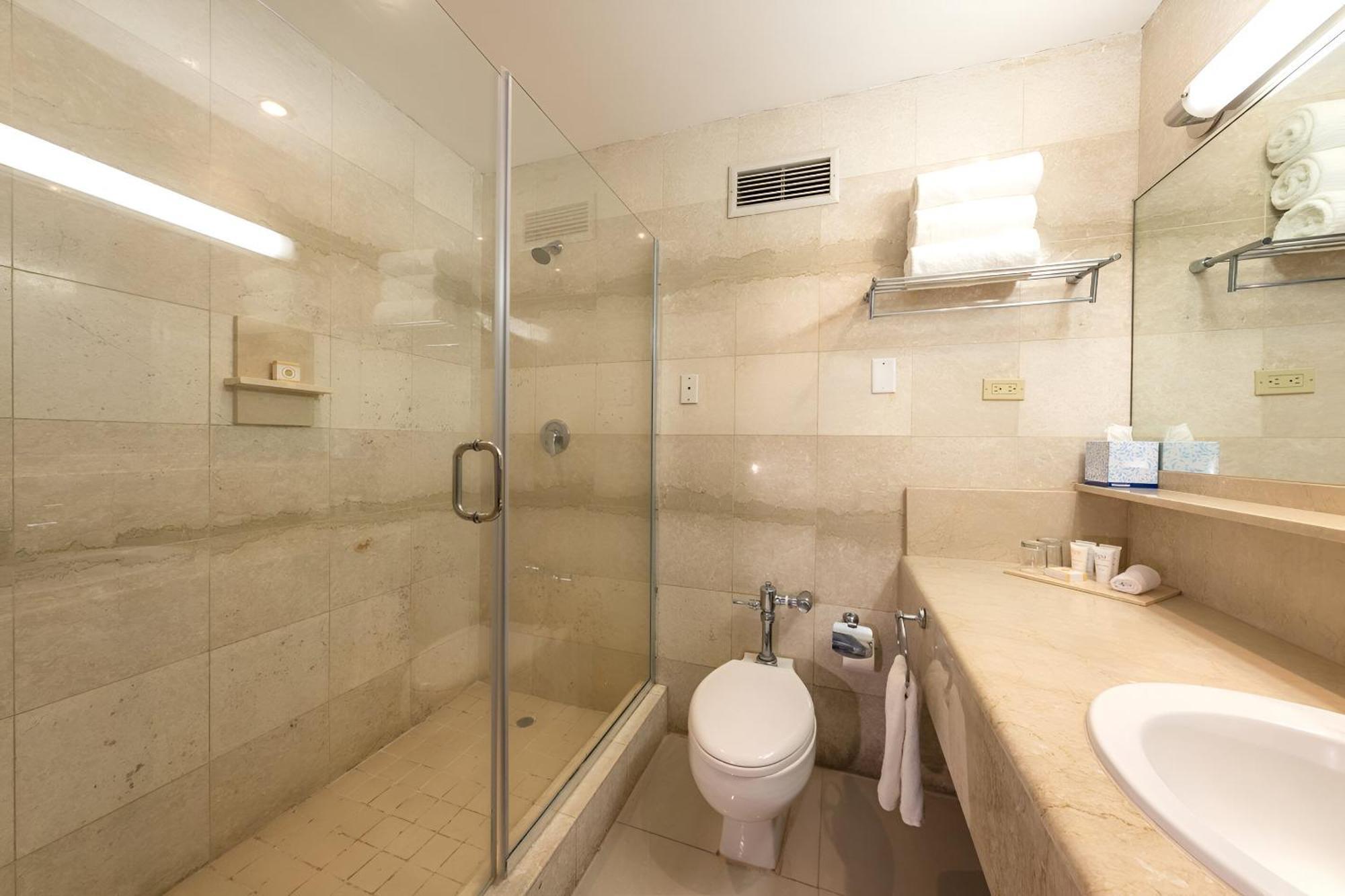 1 King Bed, Superior Room, Pool View