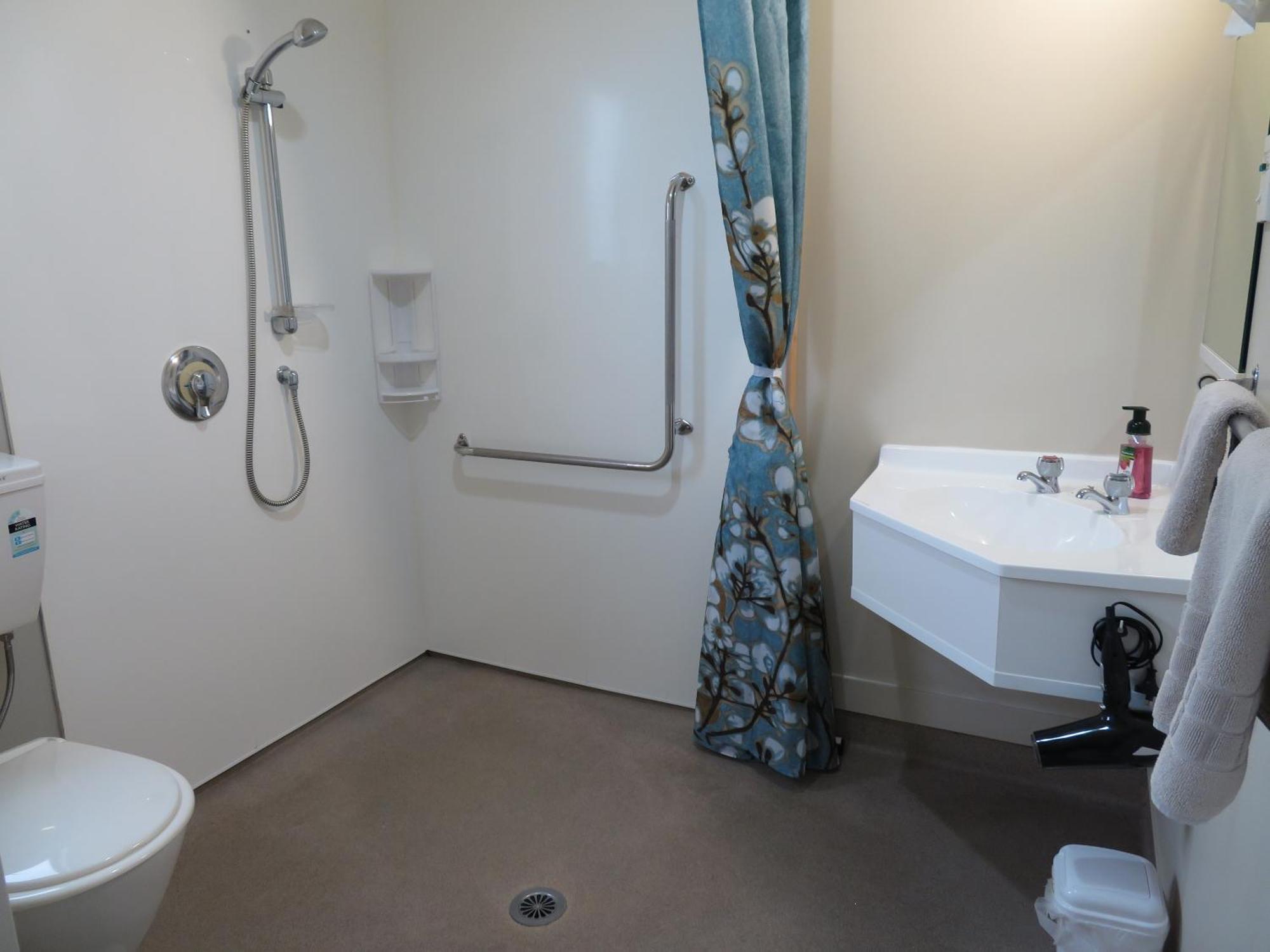 Twin Room,1657864328:JPEG