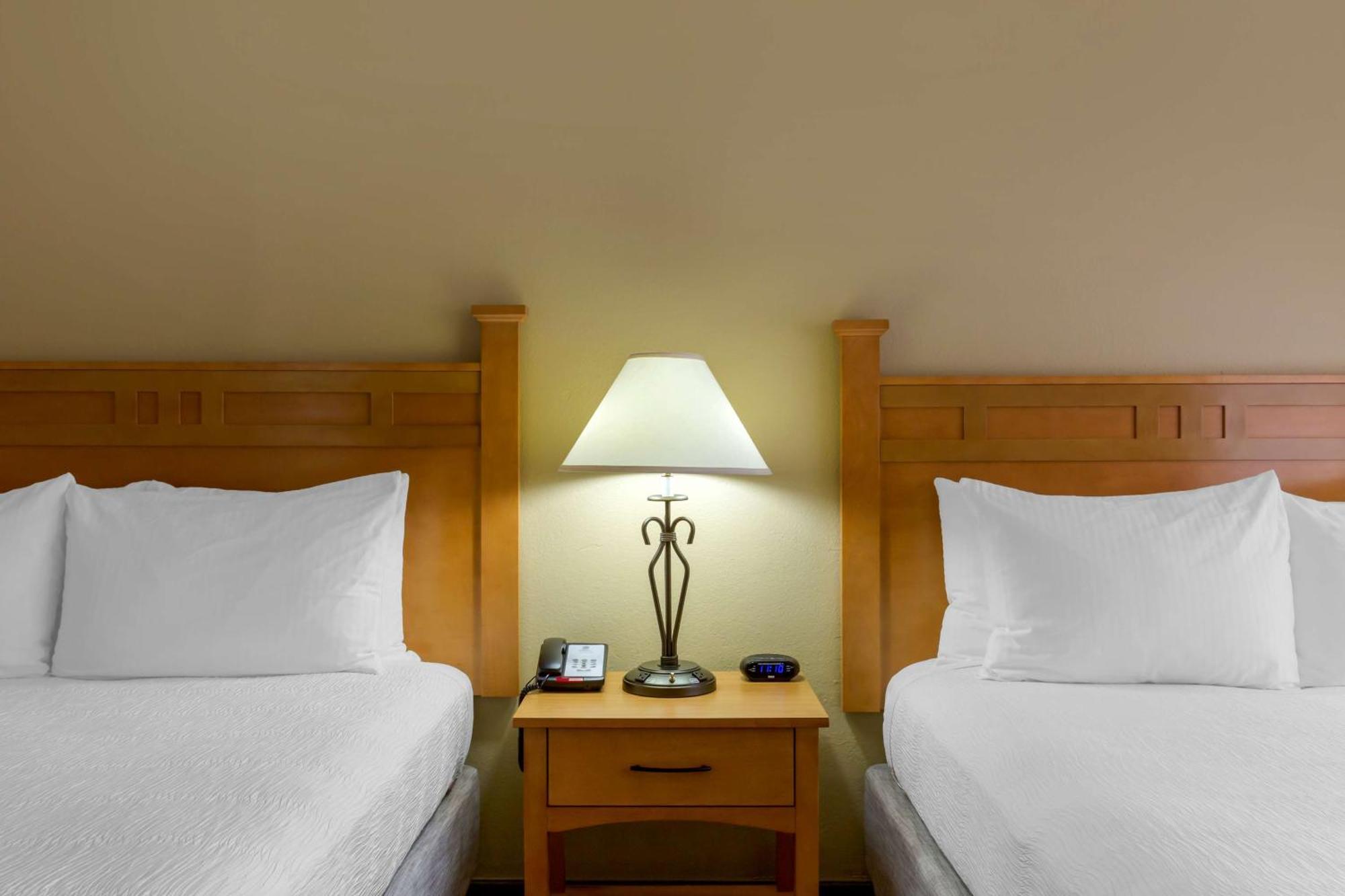 Queen Room with Two Queen Beds - Non-Smoking