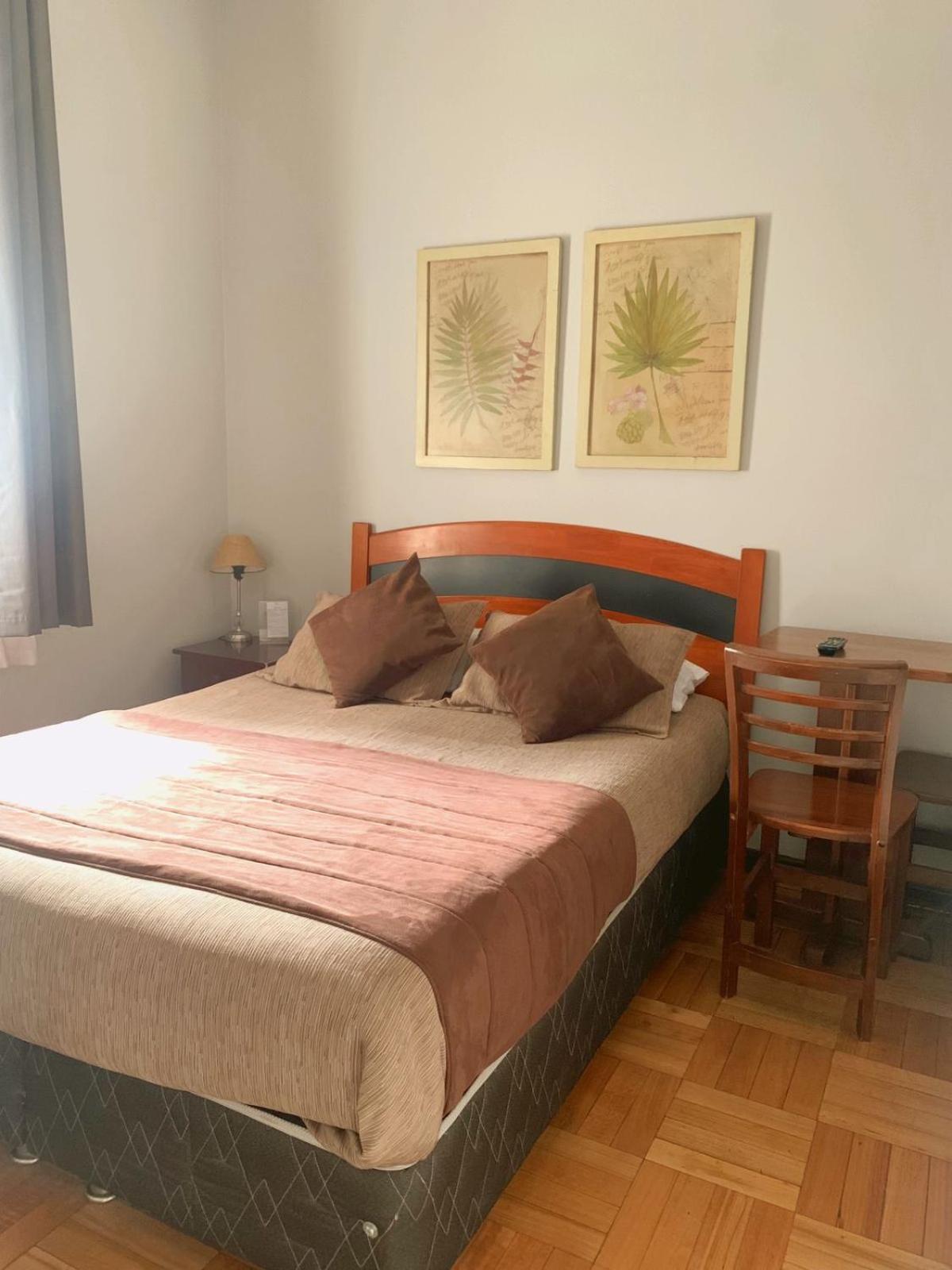 Quarto Duplo com Banheiro Compartilhado