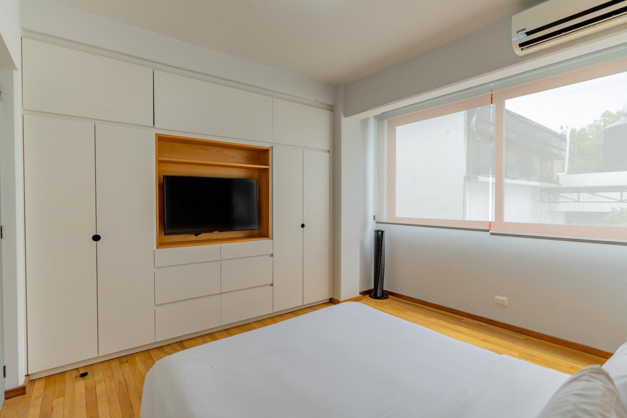 One-Bedroom Apartment with Balcony