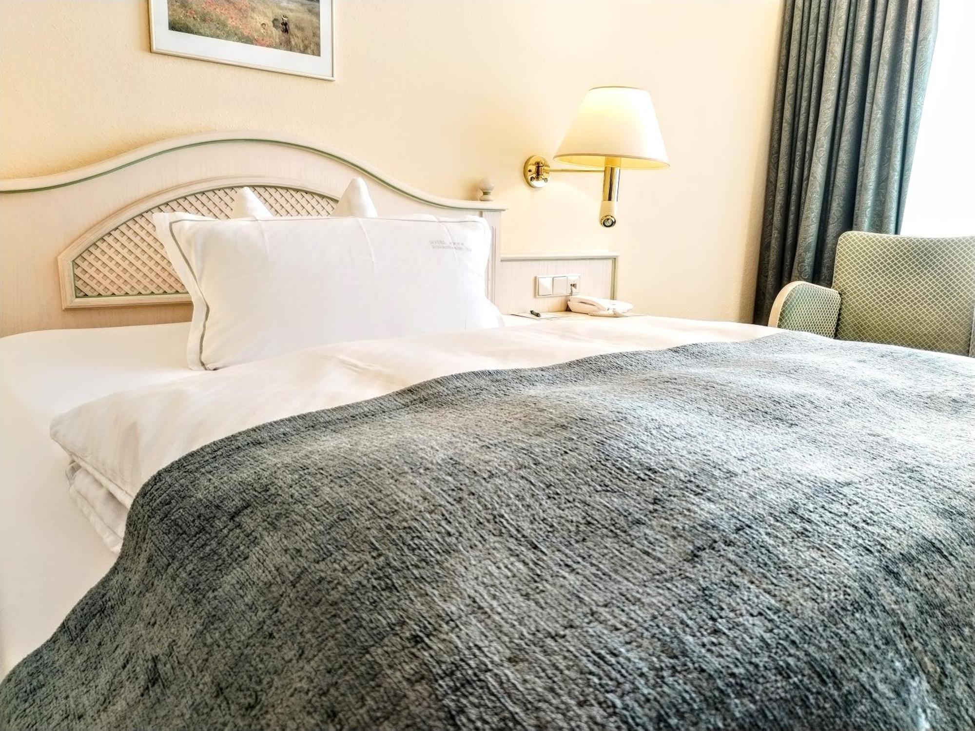 Deluxe Single Room,1607658715:JPEG