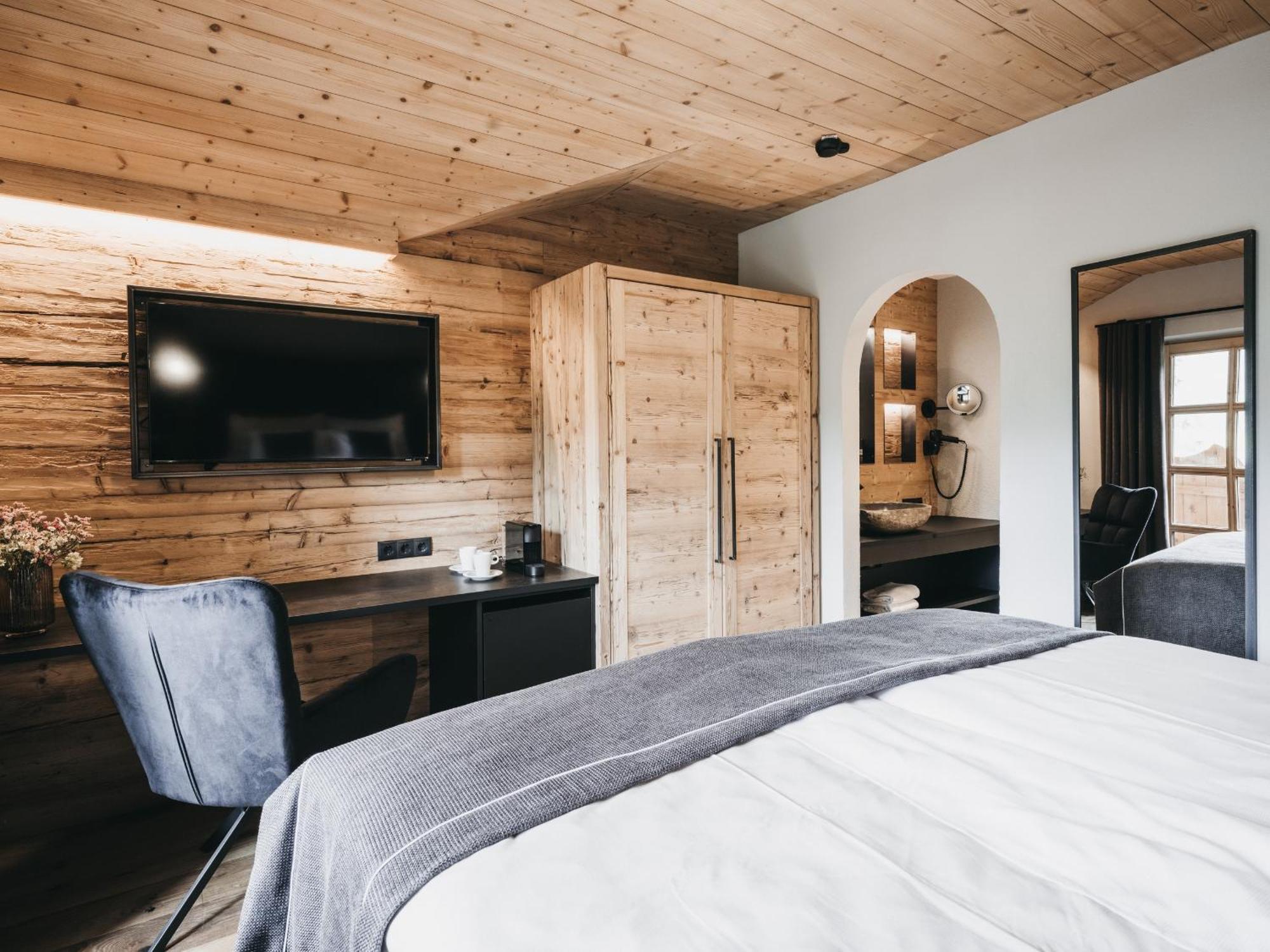 Grand Deluxe Room I
