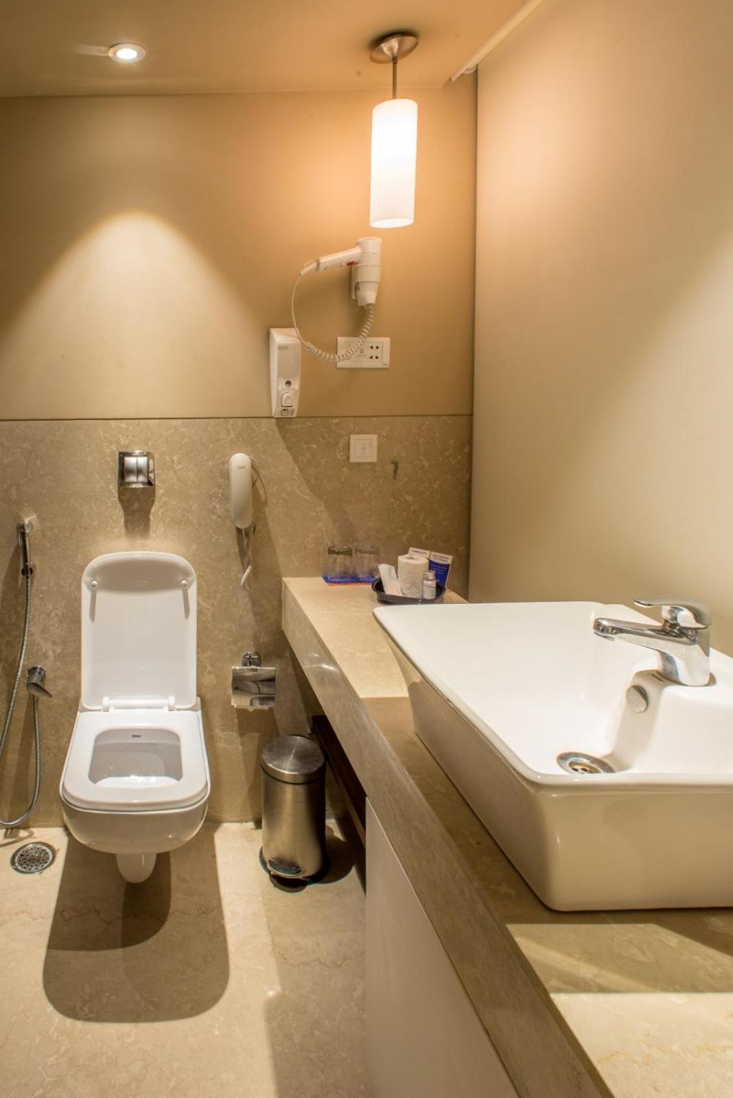 Superior Room - 1 Double Bed (1+1 on IMFL, 2Pcs Laundry Free)