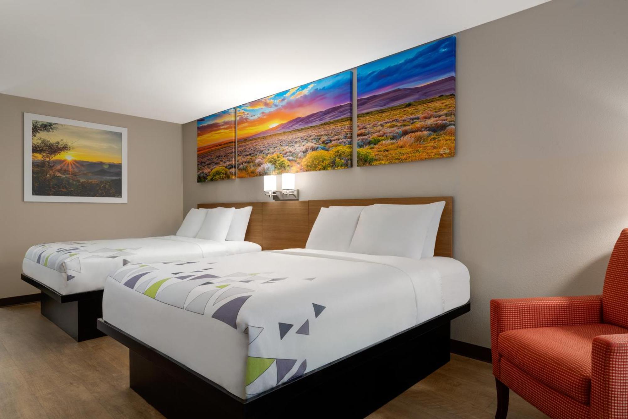 Queen Room with Two Queen Beds - Smoking