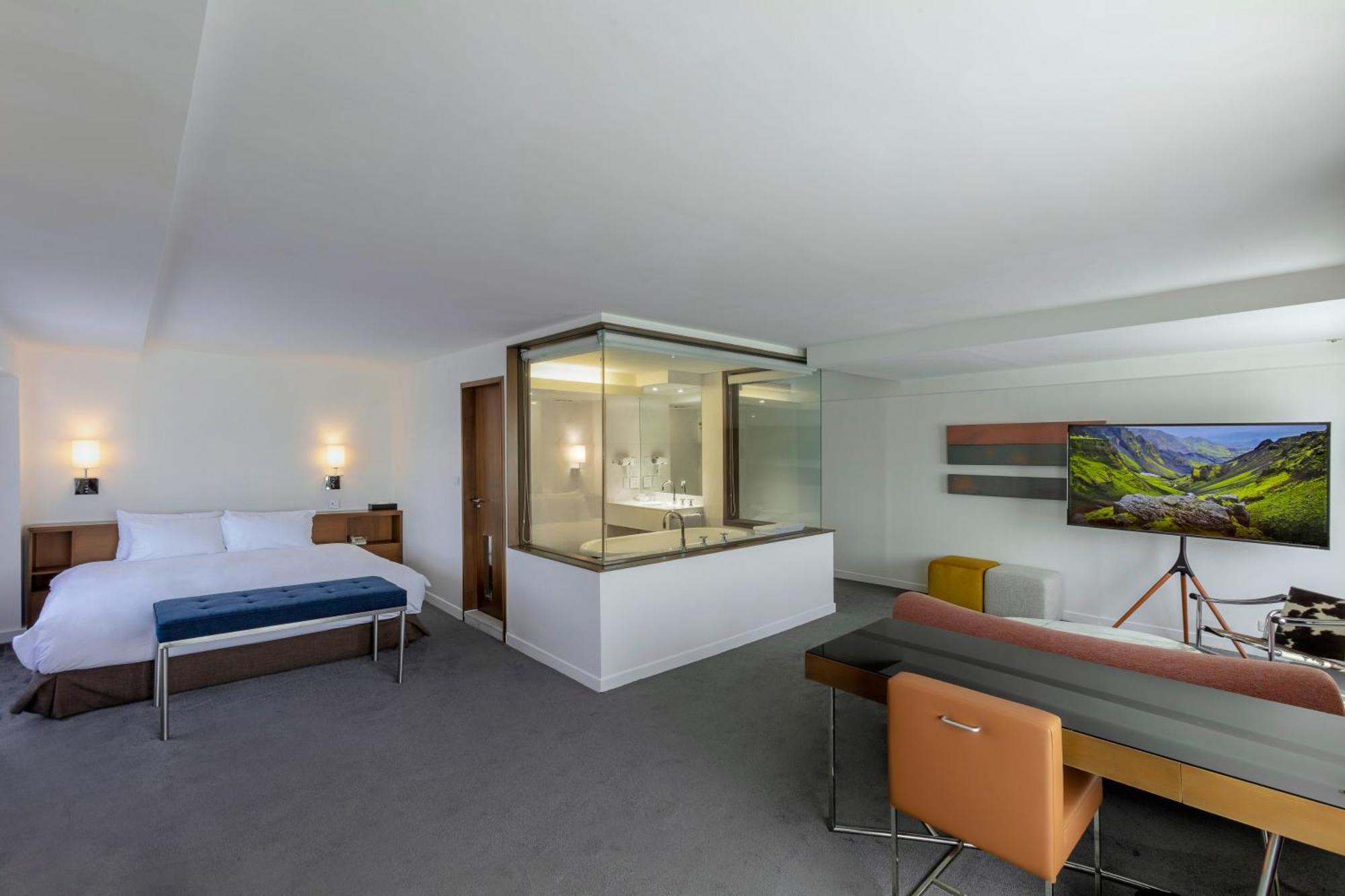 Deluxe Suite