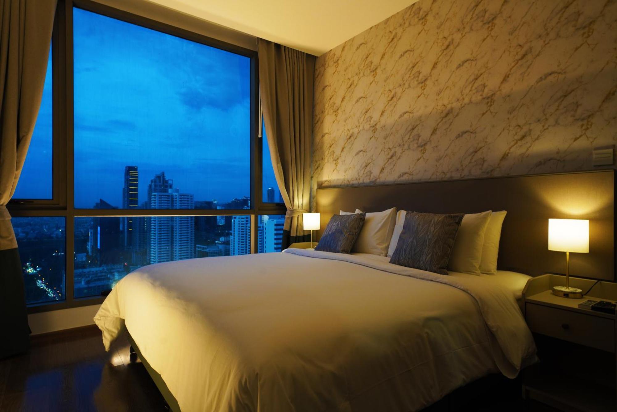 Zimmer mit Kingsize-Bett