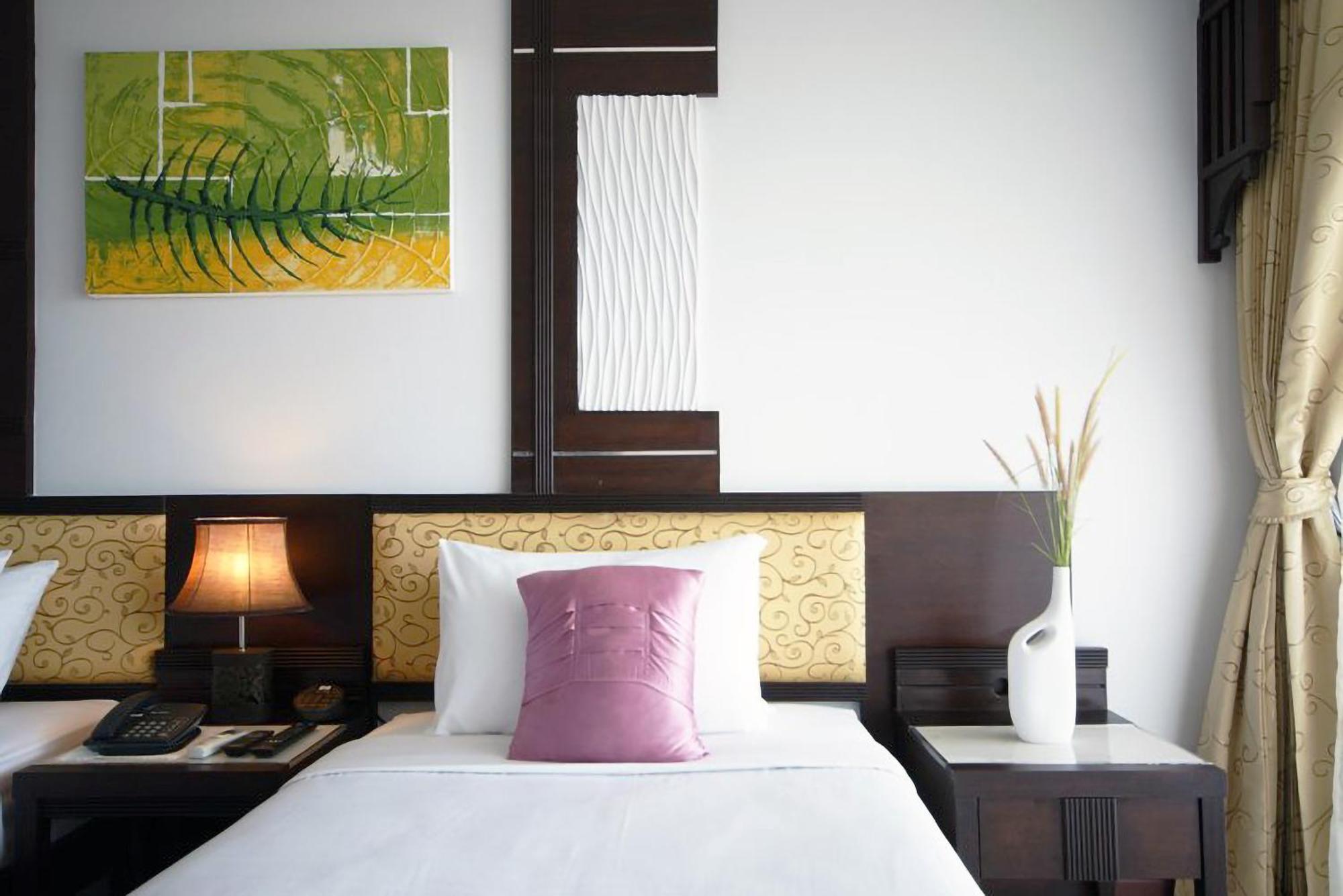 Palm Deluxe Double or Twin Room