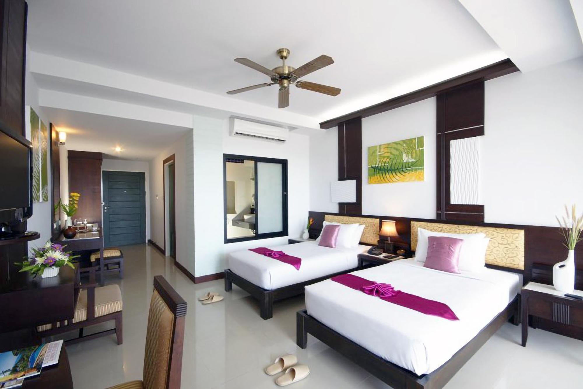 Palm Deluxe Double or Twin Room