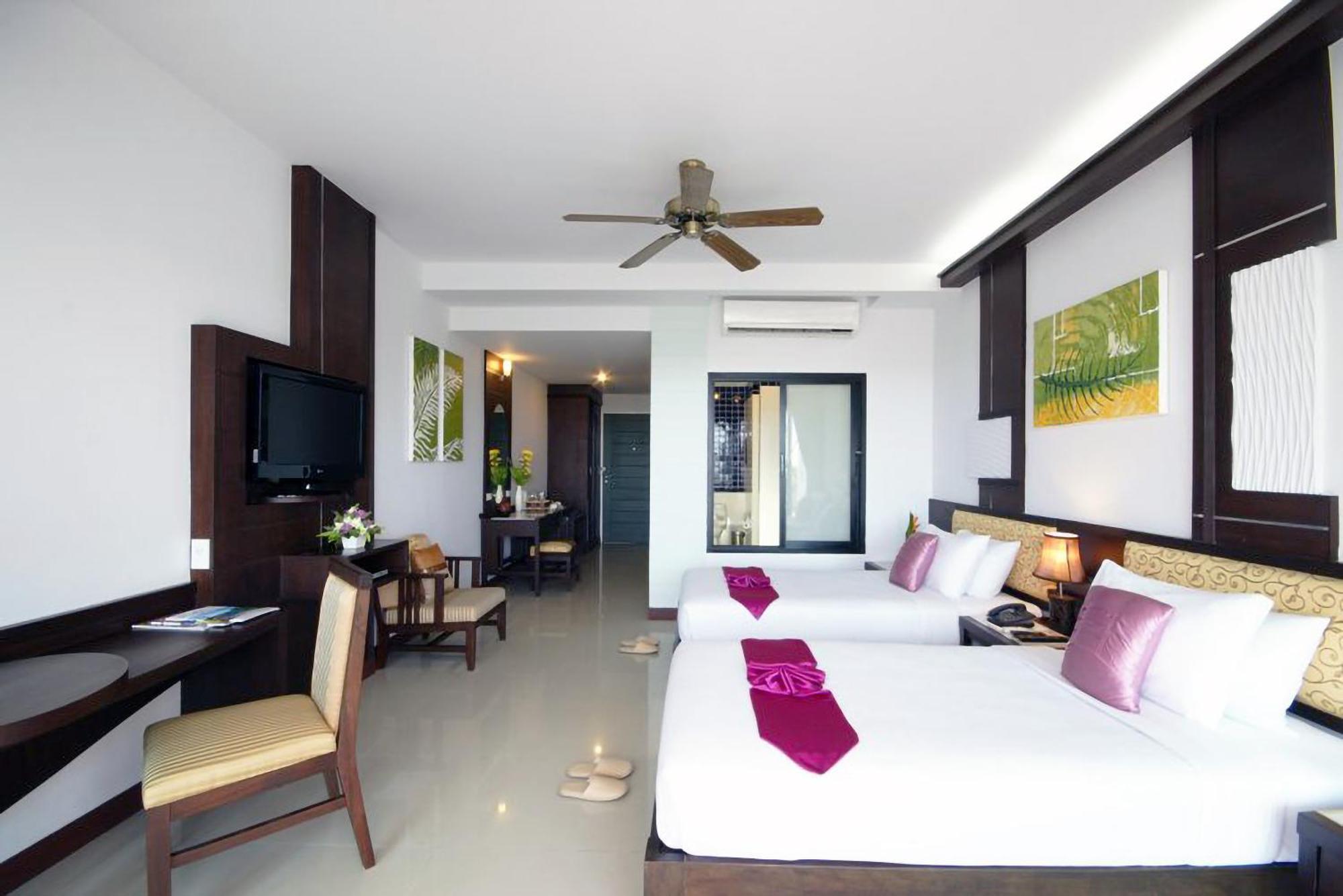Palm Deluxe Double or Twin Room