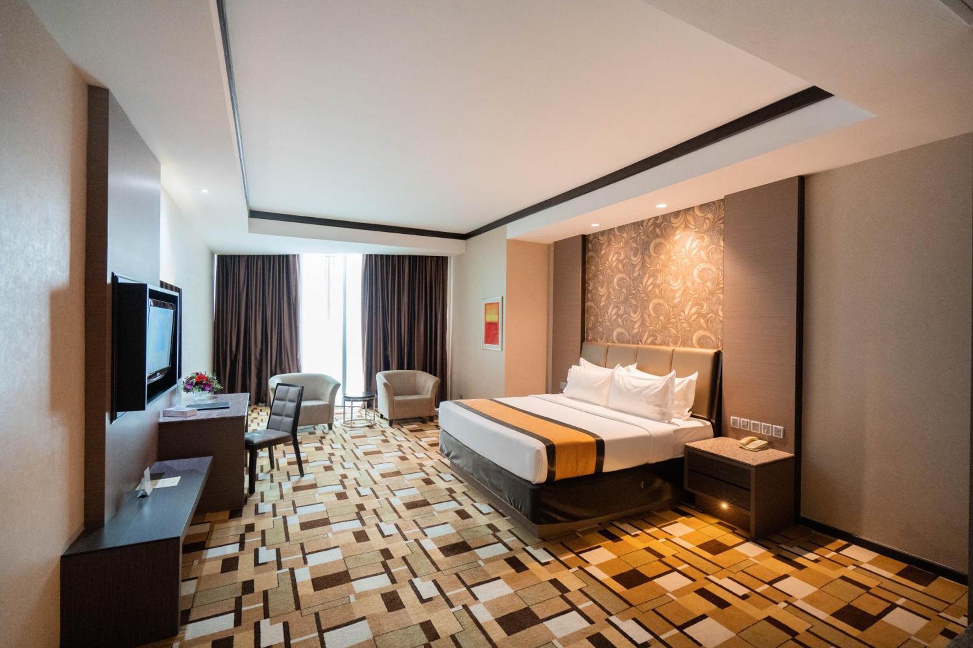 Deluxe King Room