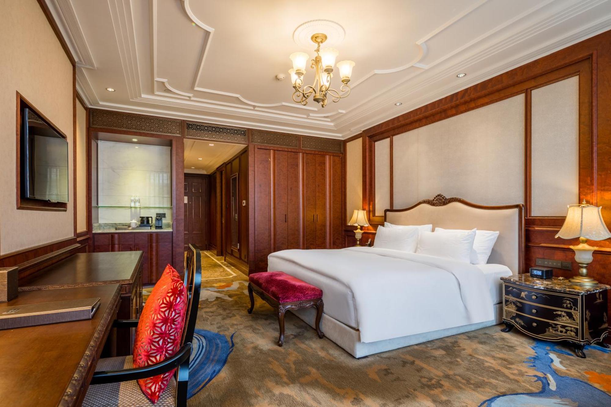 Shanghai Grand King Room