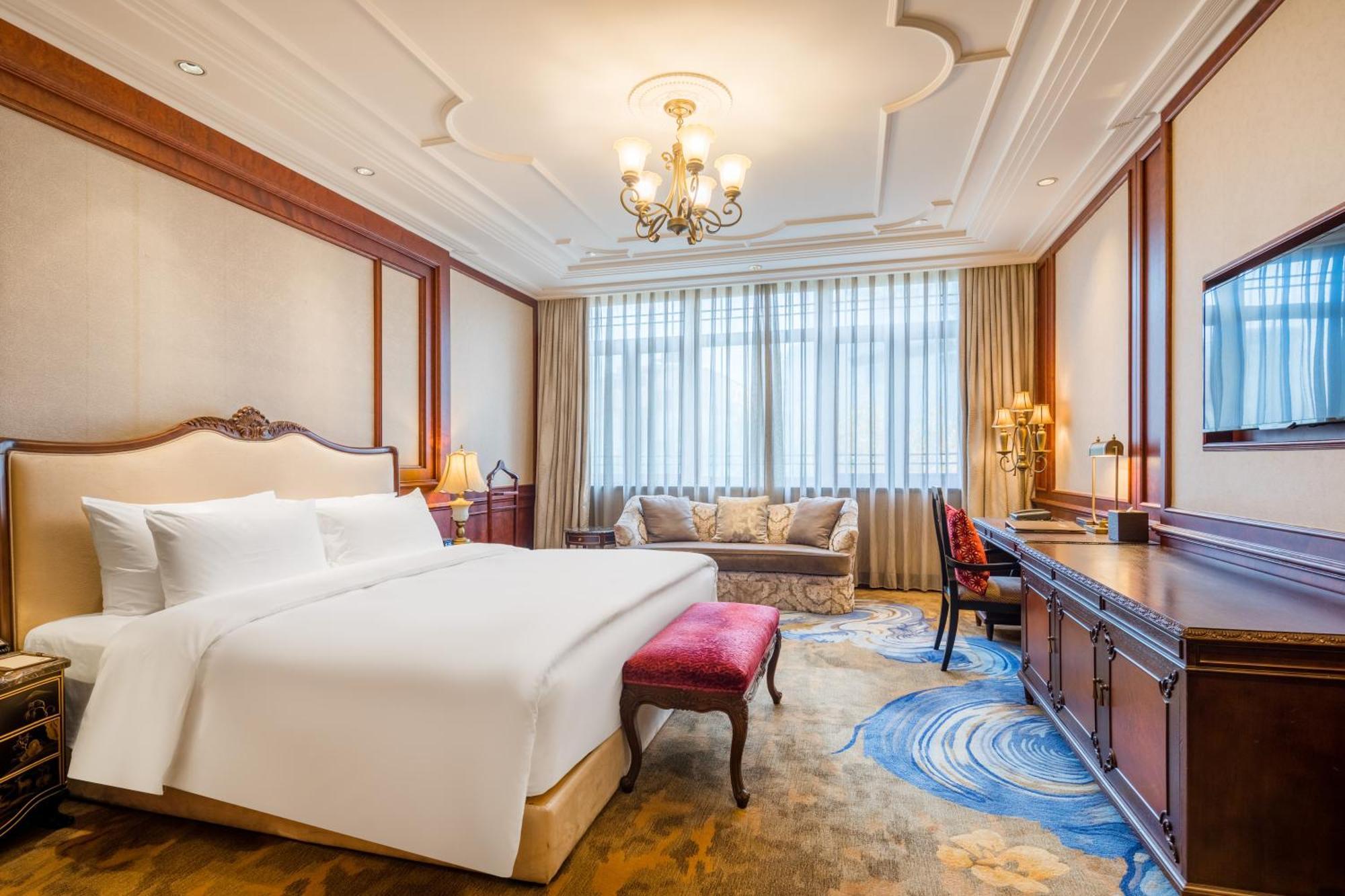 Shanghai Grand King Room