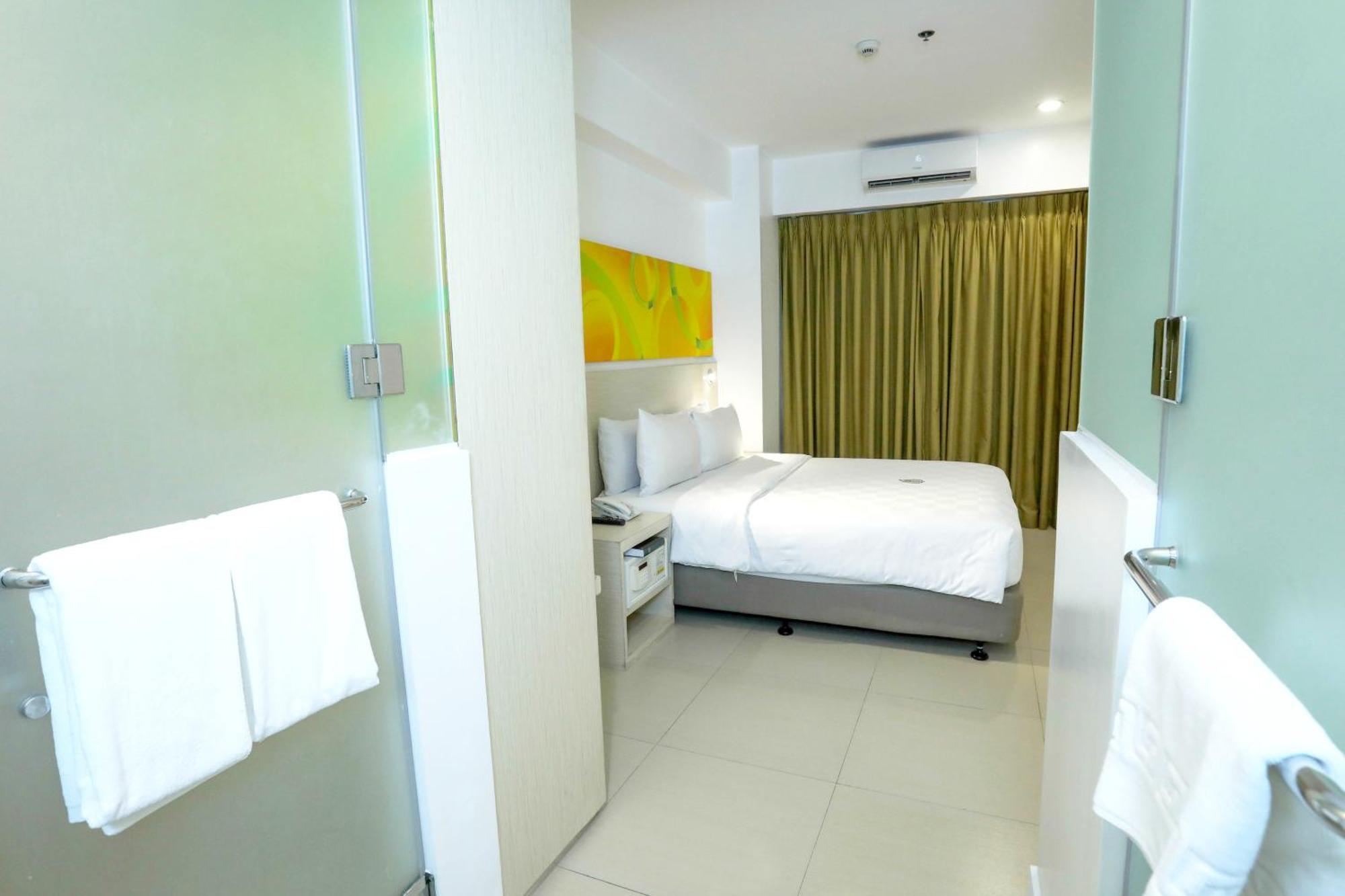 Standard Queen Room