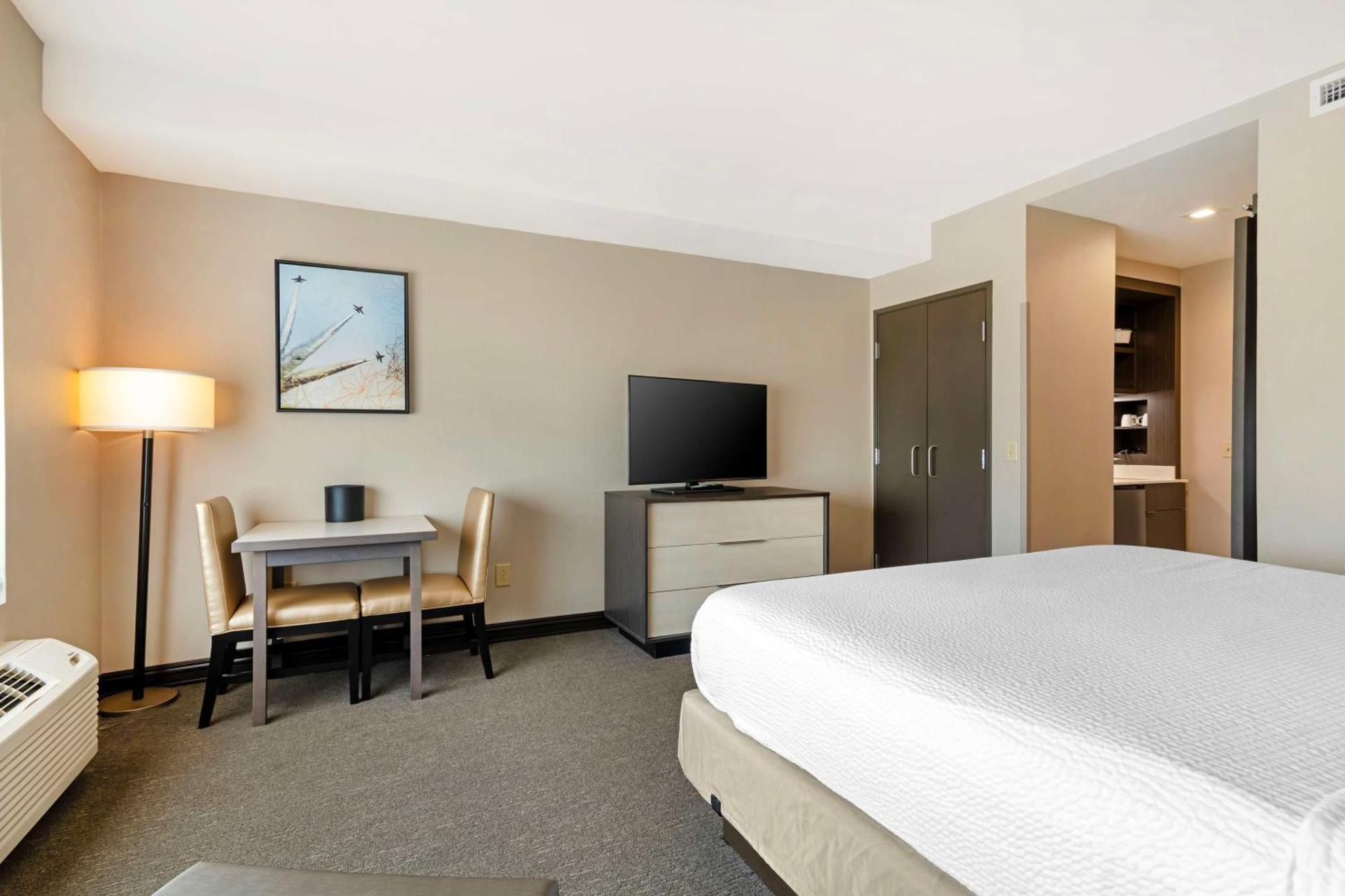 King Room with Shower Only