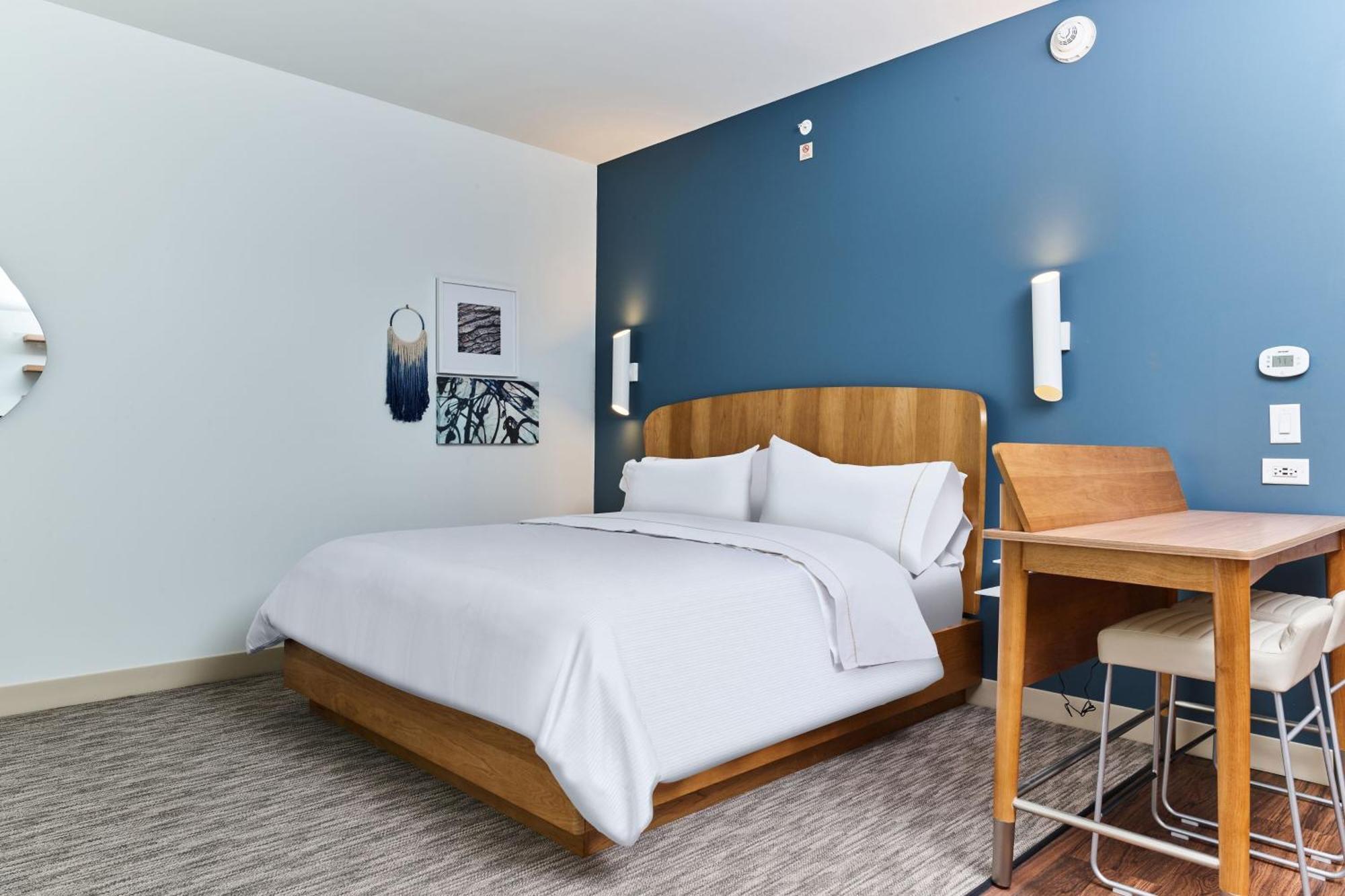 Studio met Kingsize Bed en Slaapbank