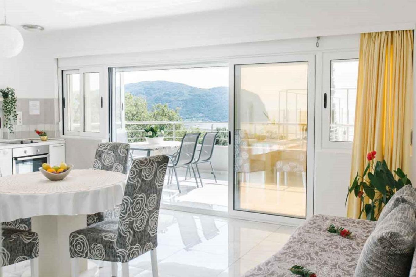 Apartment mit 1 Schlafzimmer, Meerblick und Terrasse