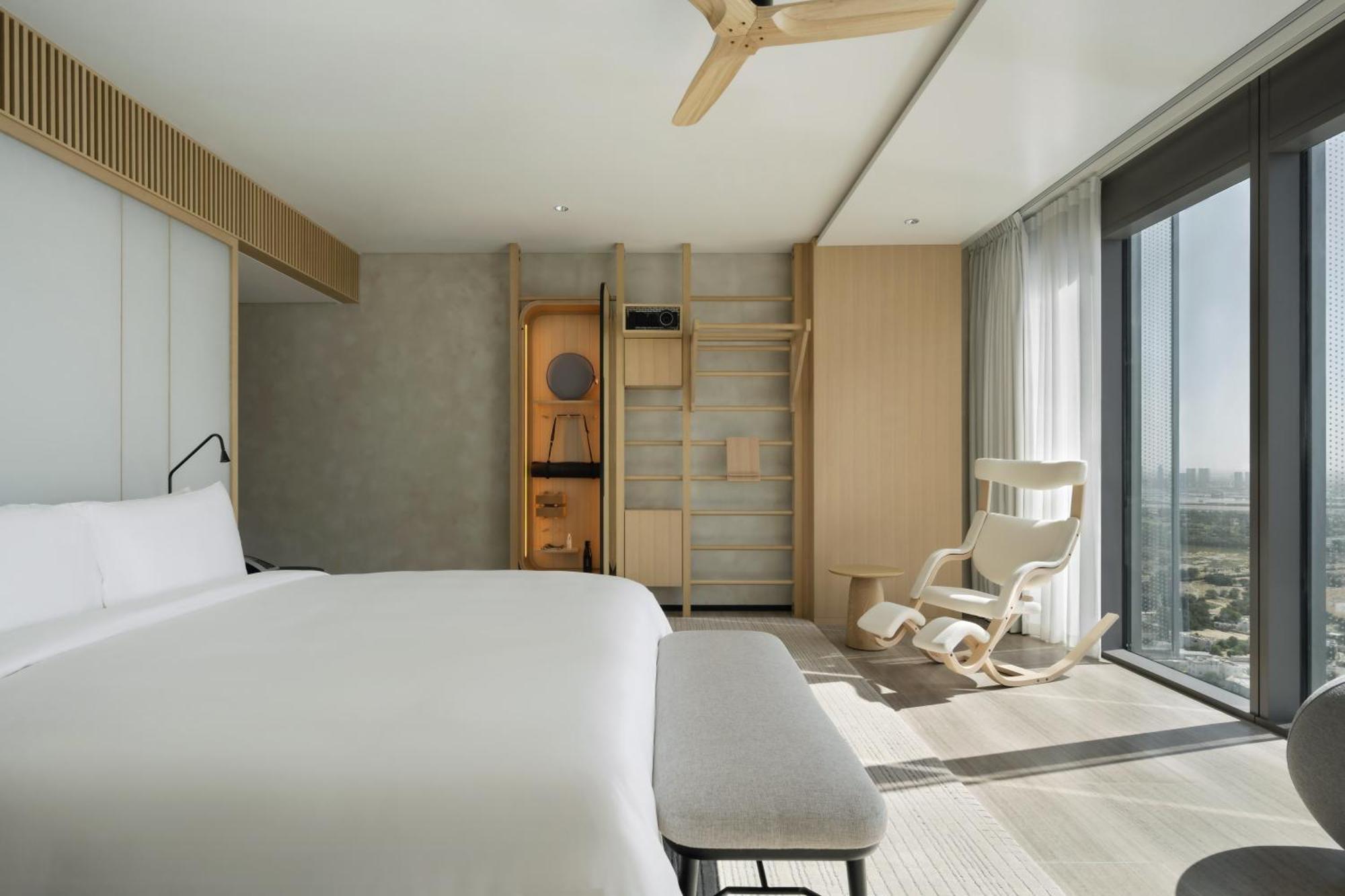 SIRO Plus - King Burj Khalifa View, complimentary AED 200 daily recovery credit and lifestyle consultation