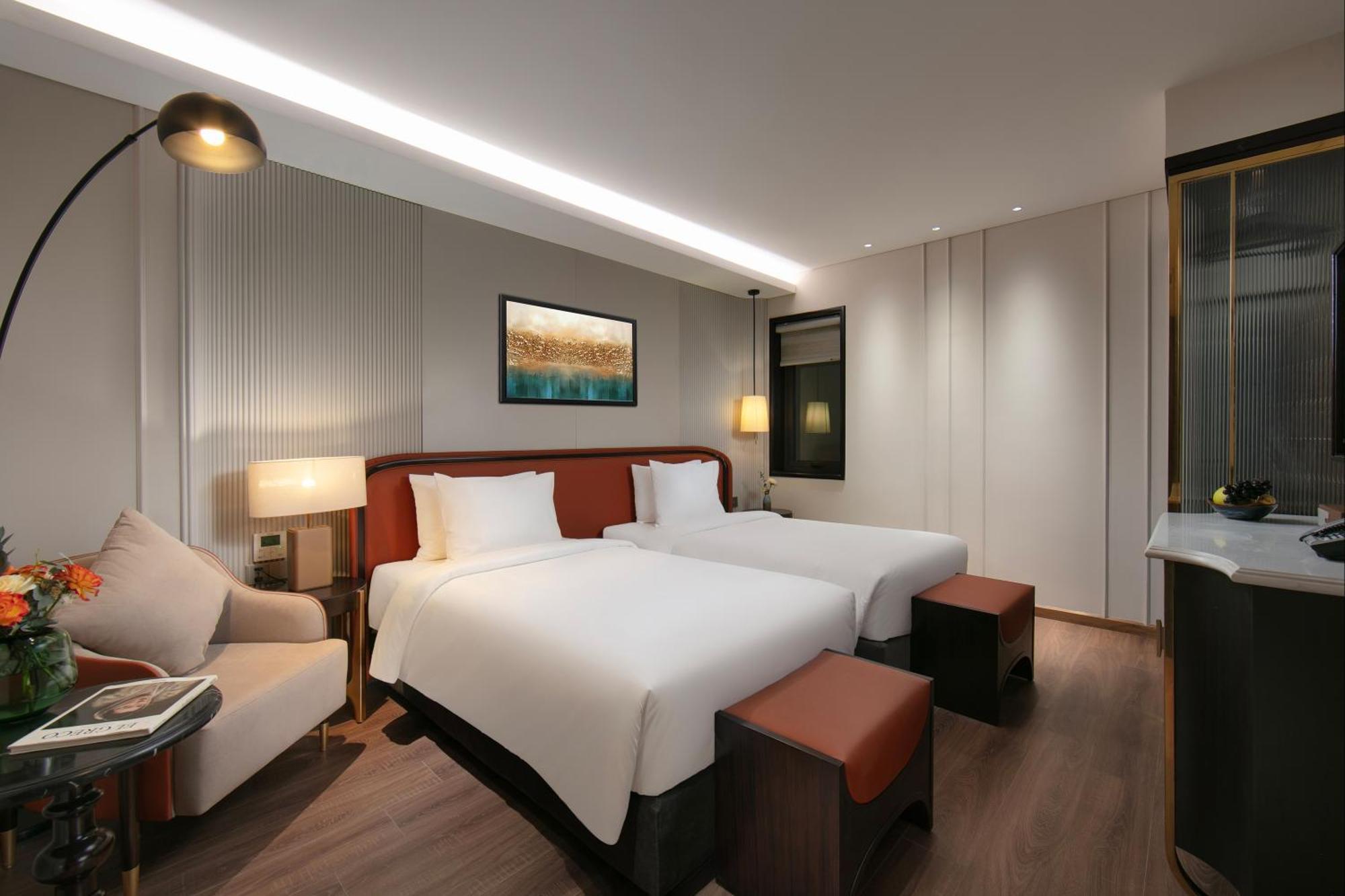 Deluxe Double or Twin Room with Internal Window