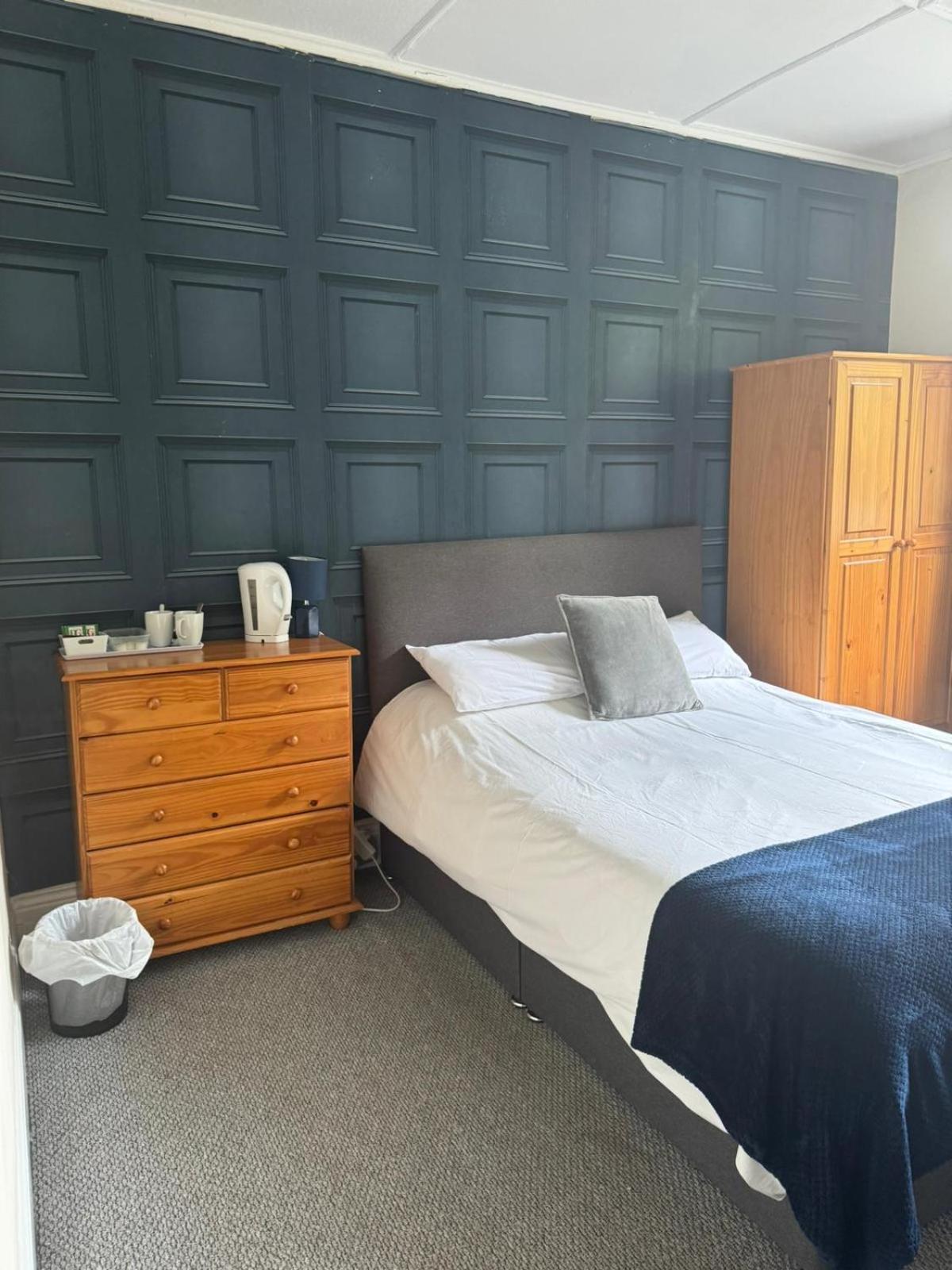 Deluxe Double Room with Shower
