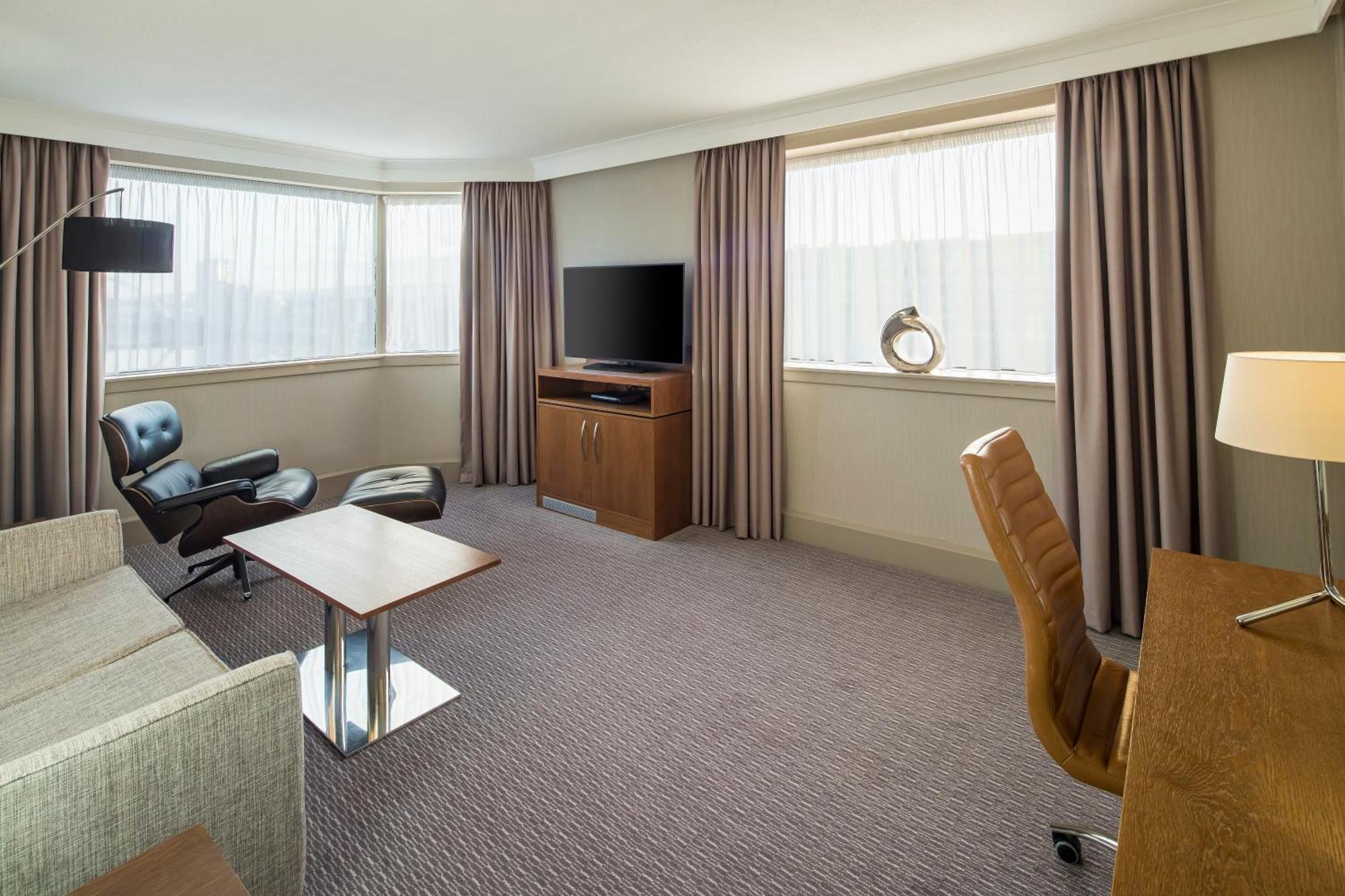 One-Bedroom King Suite