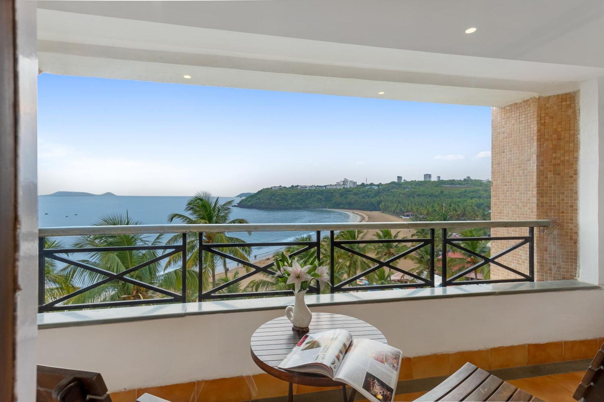 Corner Suite with Sea View - 15% Discount on Food & Beverages (Not Applicable on Room Service)
