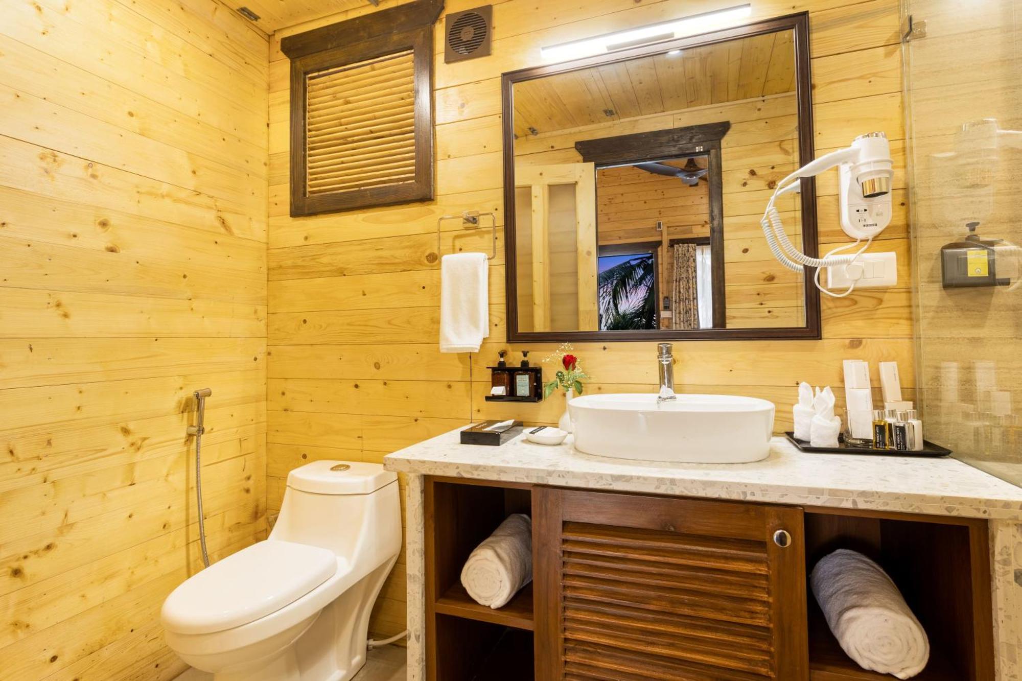 Chalet - 15% Discount on Food & Beverages (Not Applicable on Room Service)