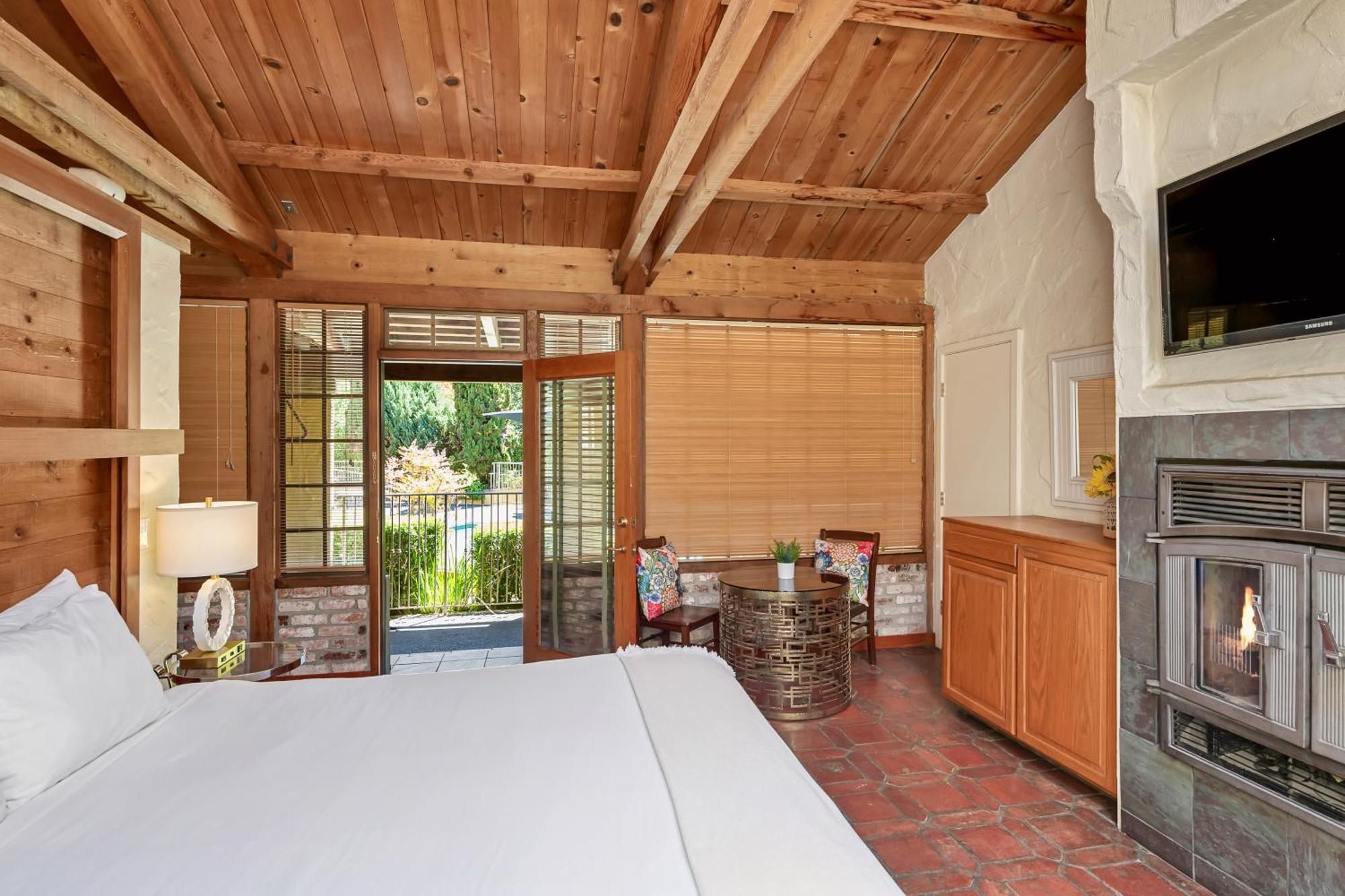 King Room with Pool View