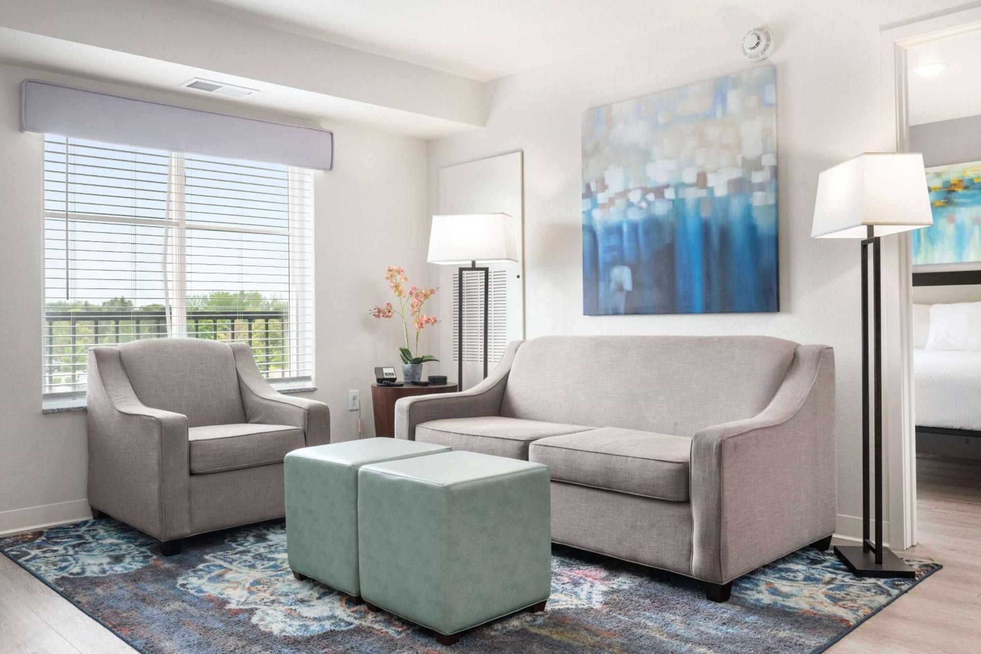 One Bedroom Suite Hearing Accessible - Queen Bed