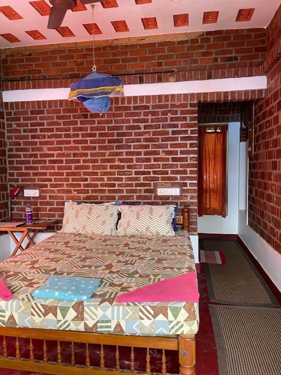 Deluxe Double or Twin Room with Lake View