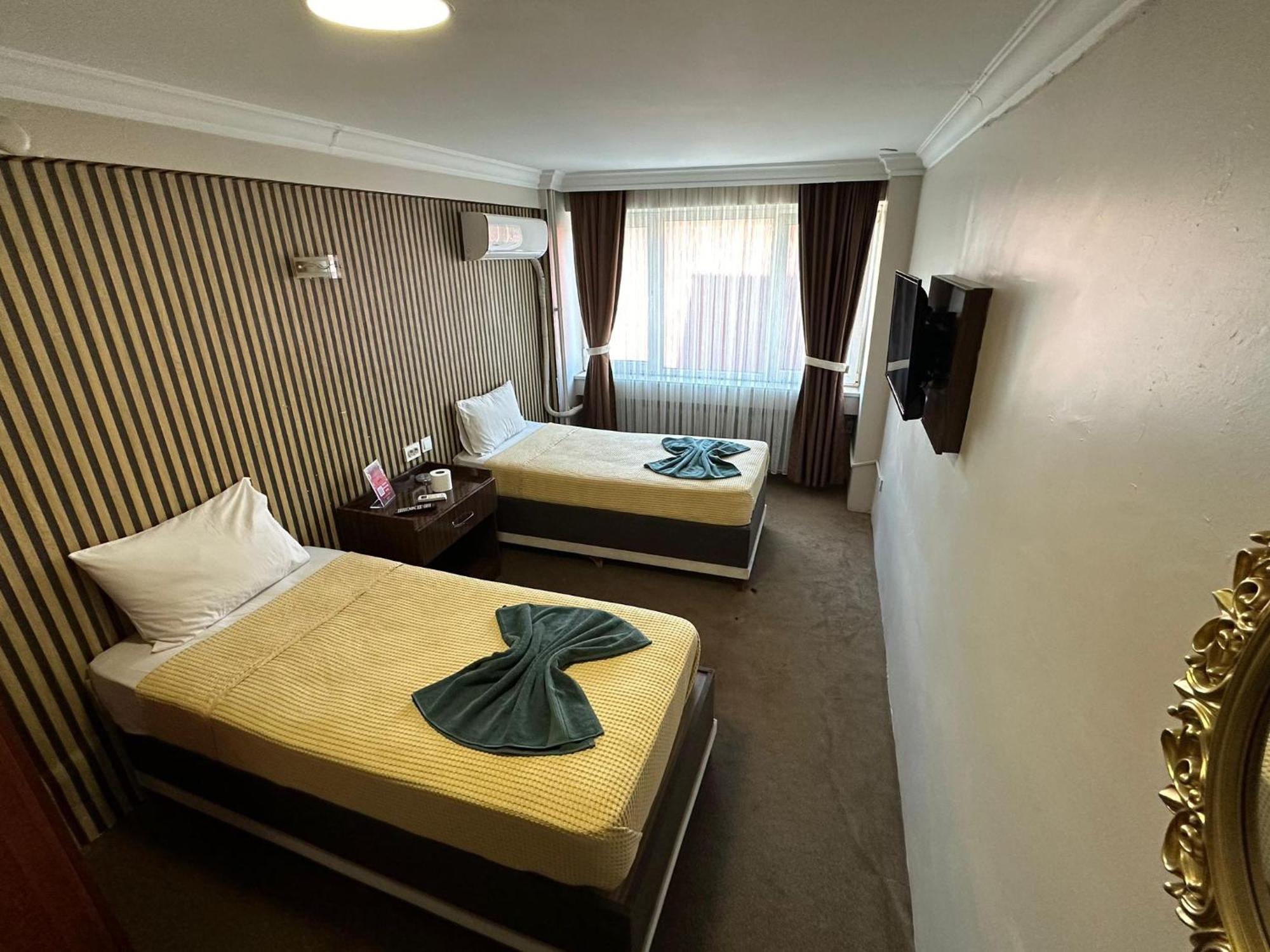 Twin Room Private Bathroom