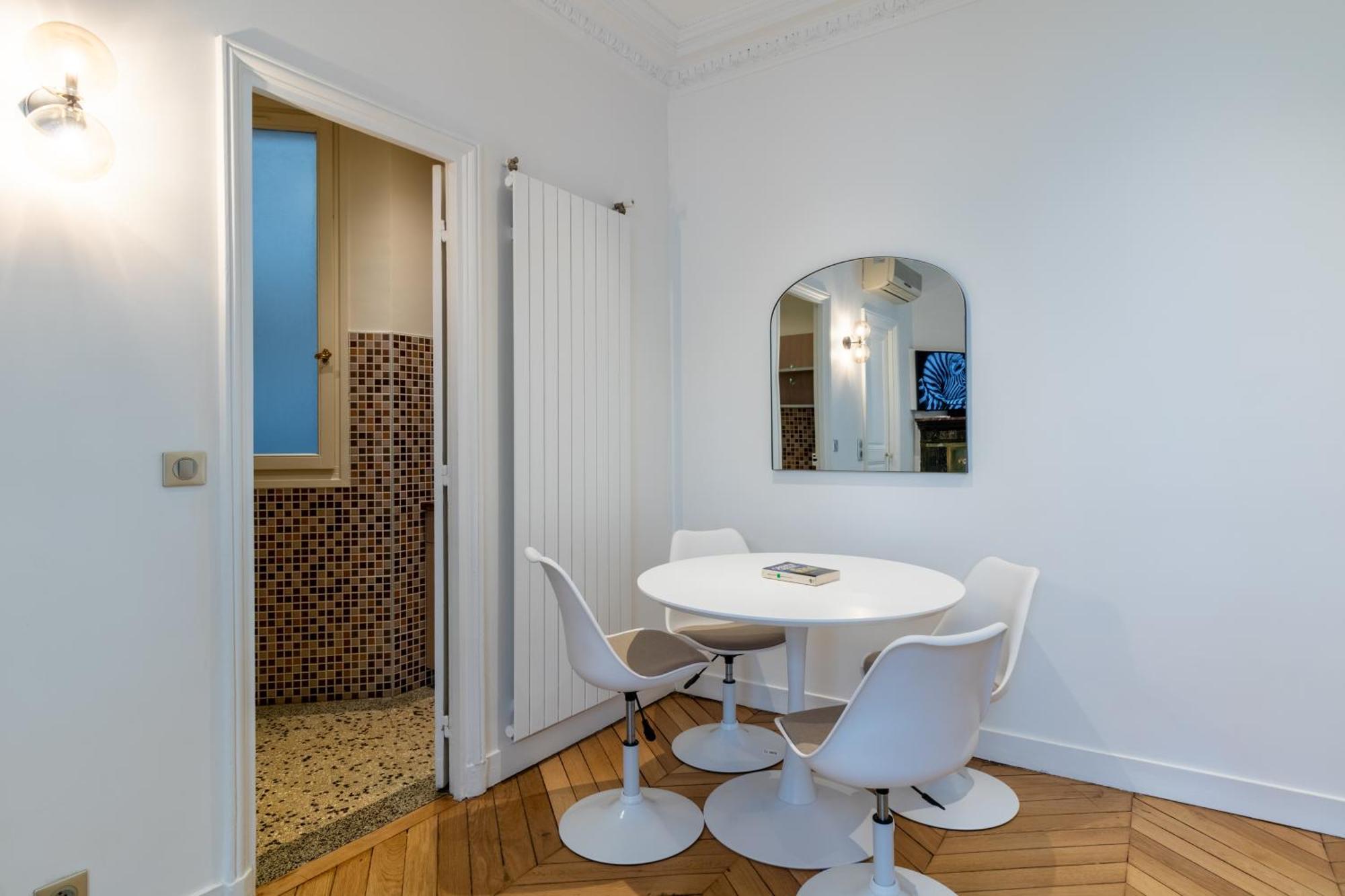 One-Bedroom Apartment