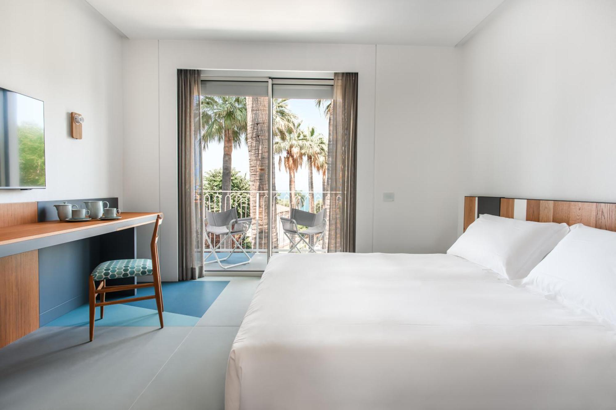 Plus Double or Twin Room with Partial Sea View