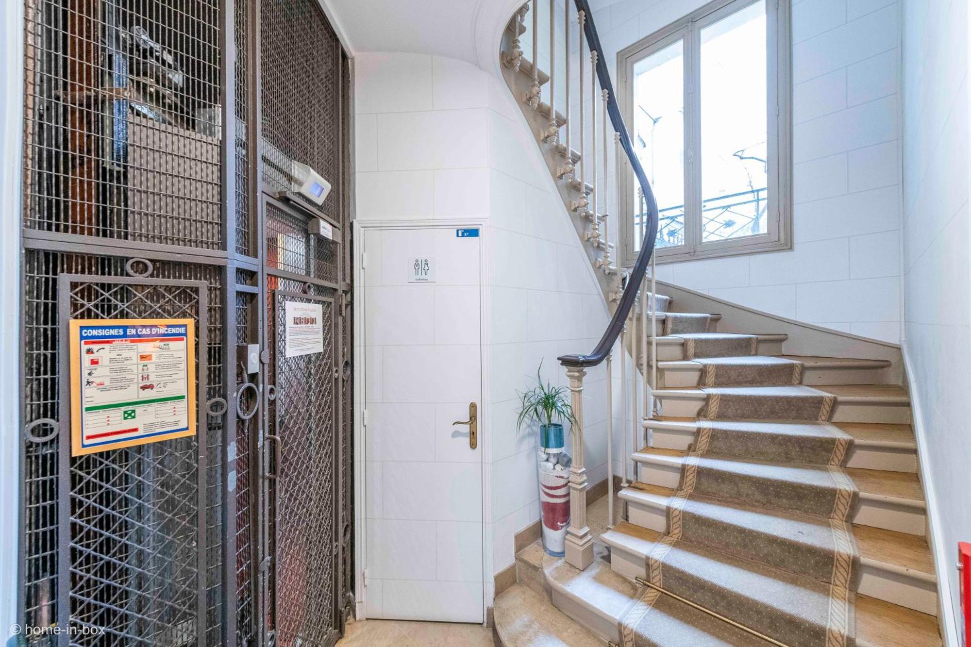 Three-Bedroom Apartment High Floor,1610216267:JPEG