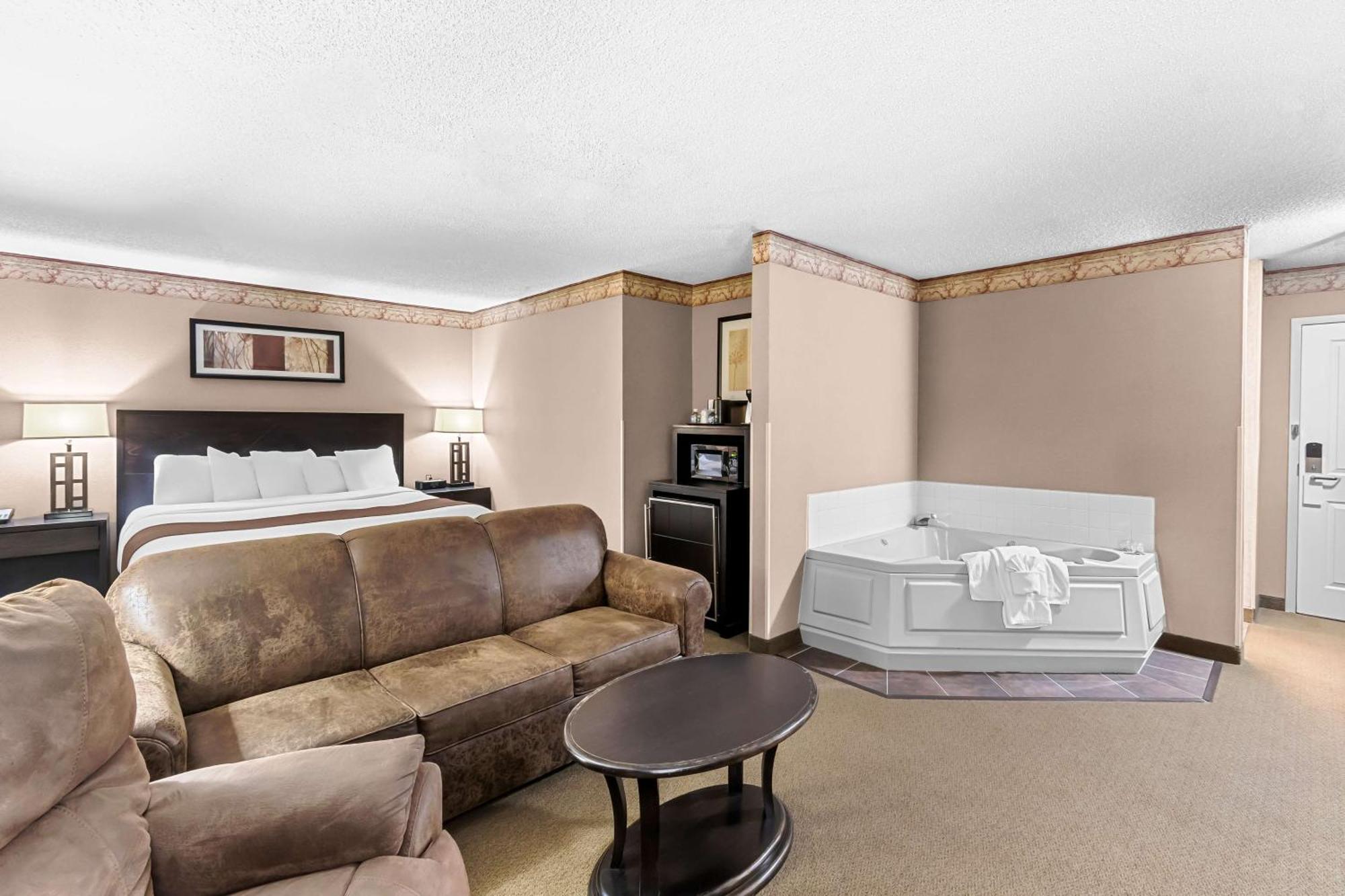 King Suite with Jacuzzi - Non-Smoking