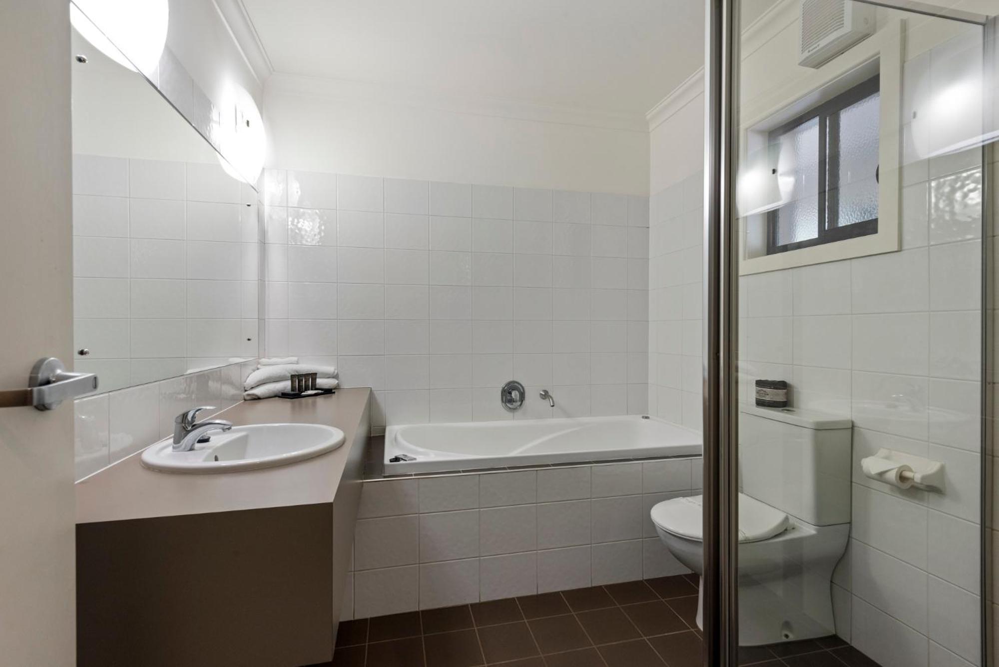 King Room with Spa Bath