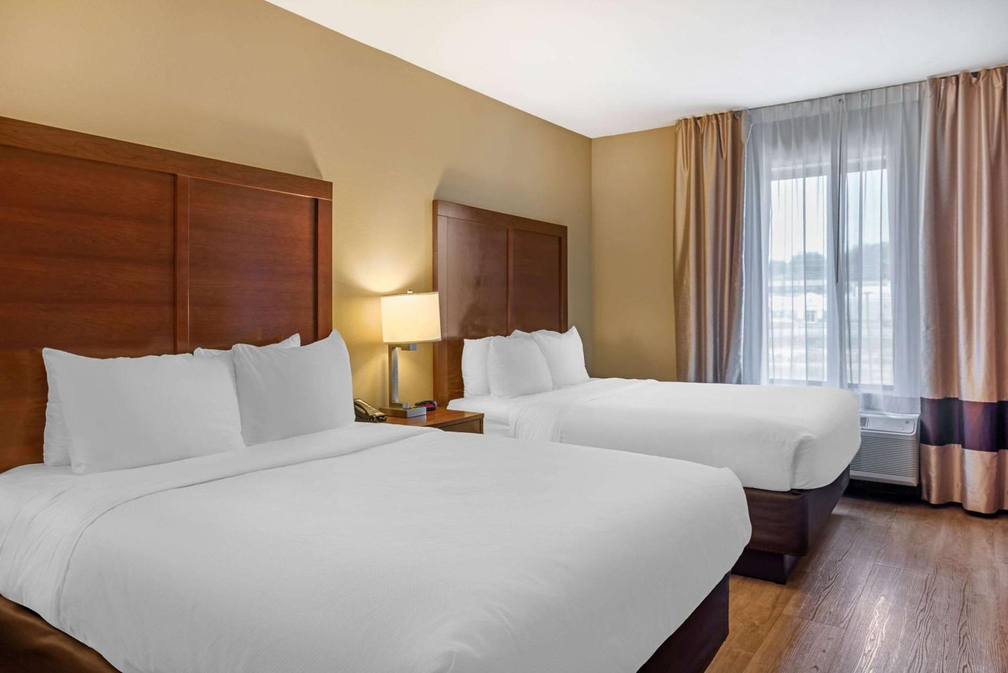 Queen Suite Two Queen Beds Non-Smoking