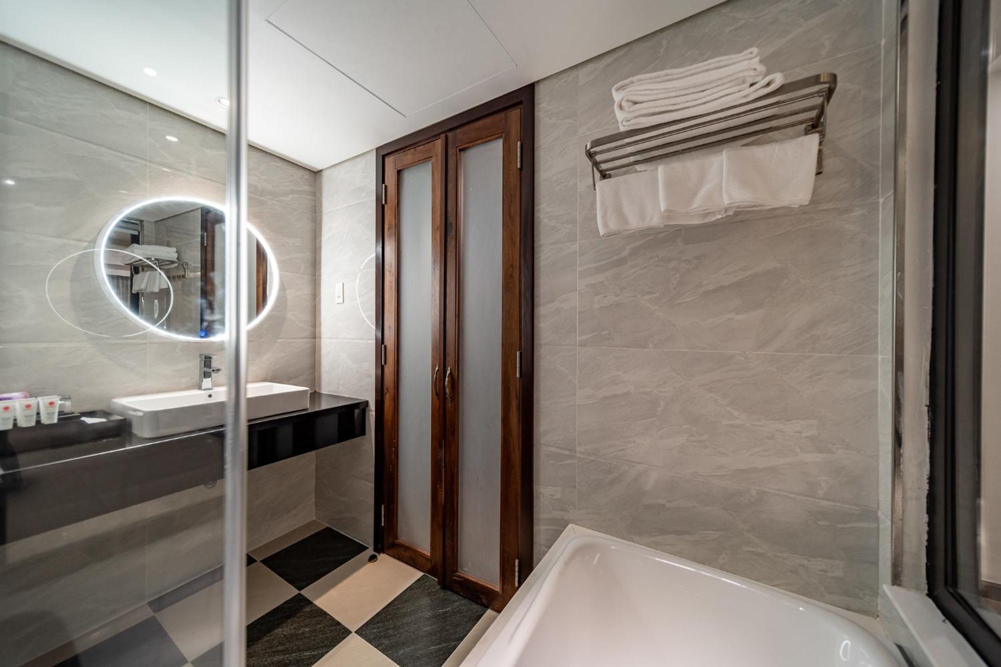 Superior Triple Room with Free Minibar