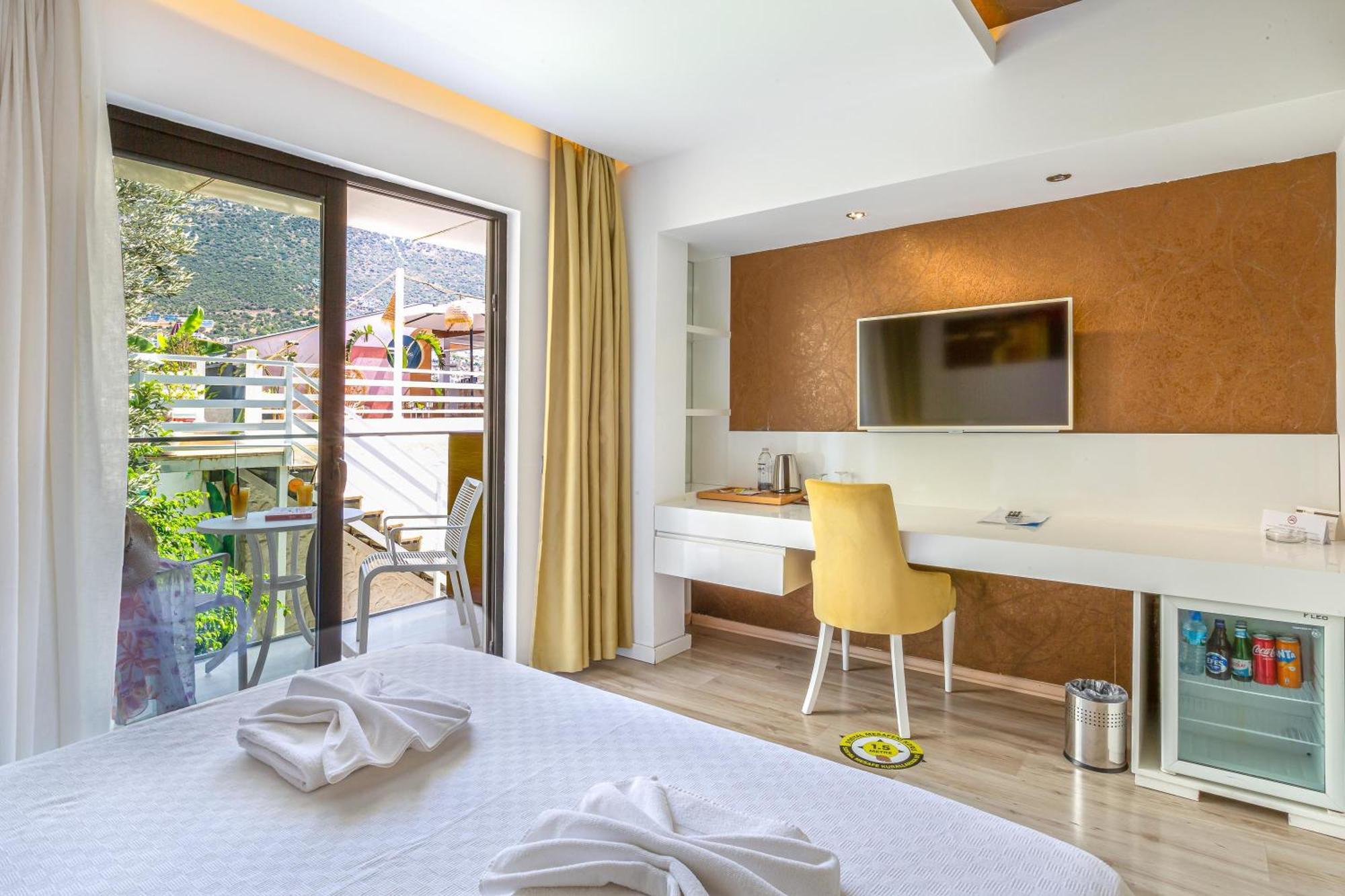 Standard Double or Twin Room,1610305022:JPEG