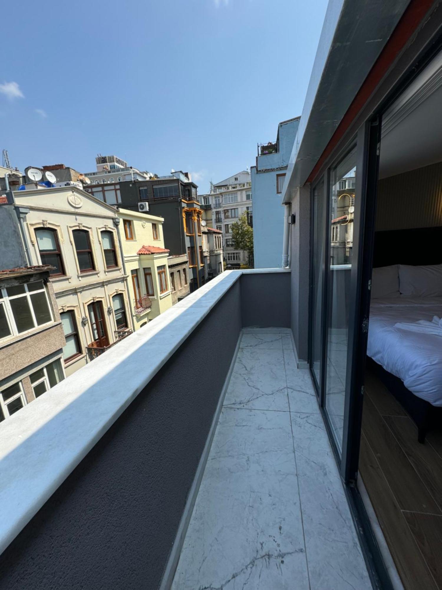 King Room Balcony,1610474661:JPEG